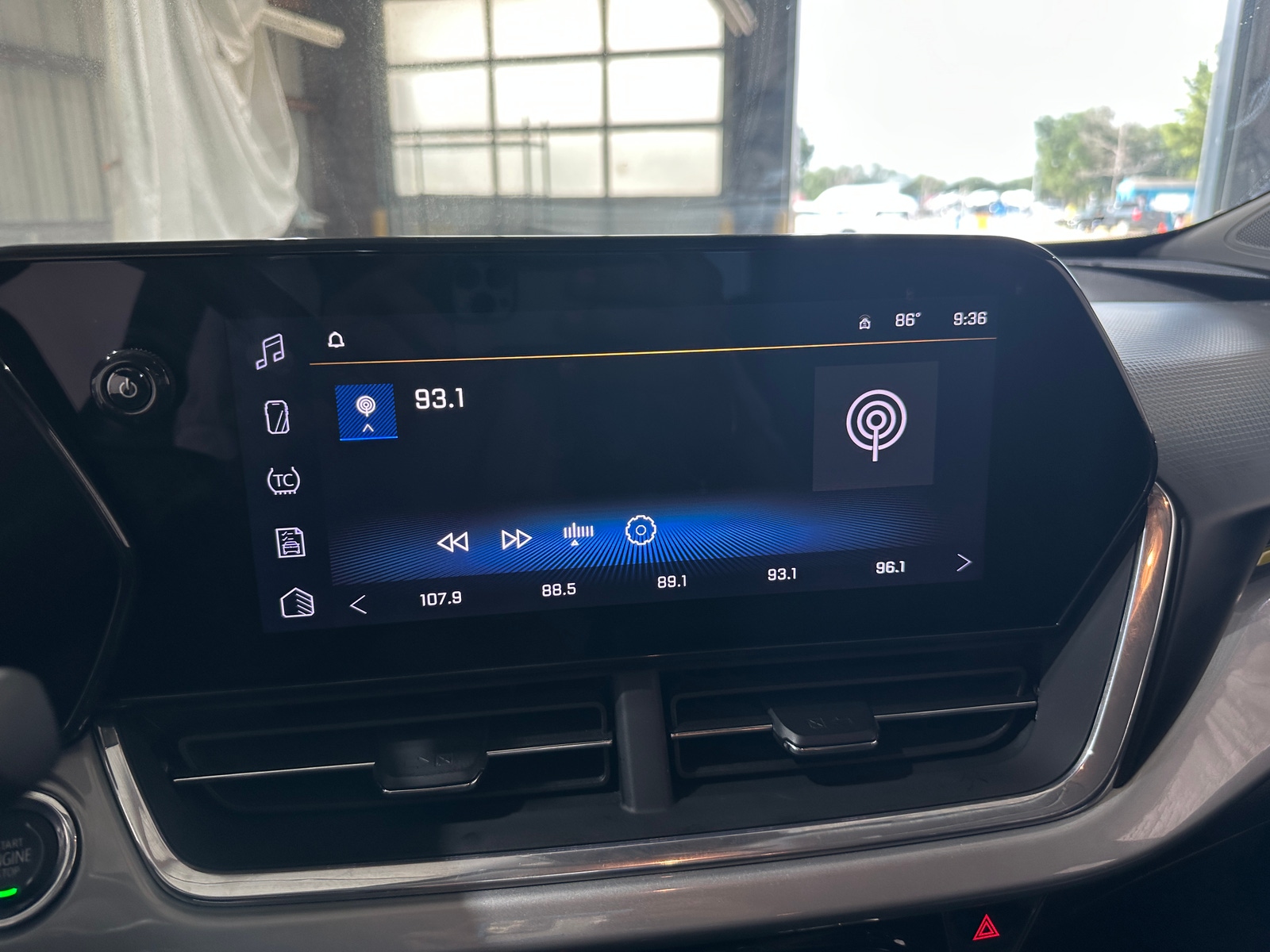 Thumbnail: 2024 Chevrolet Trax - 4