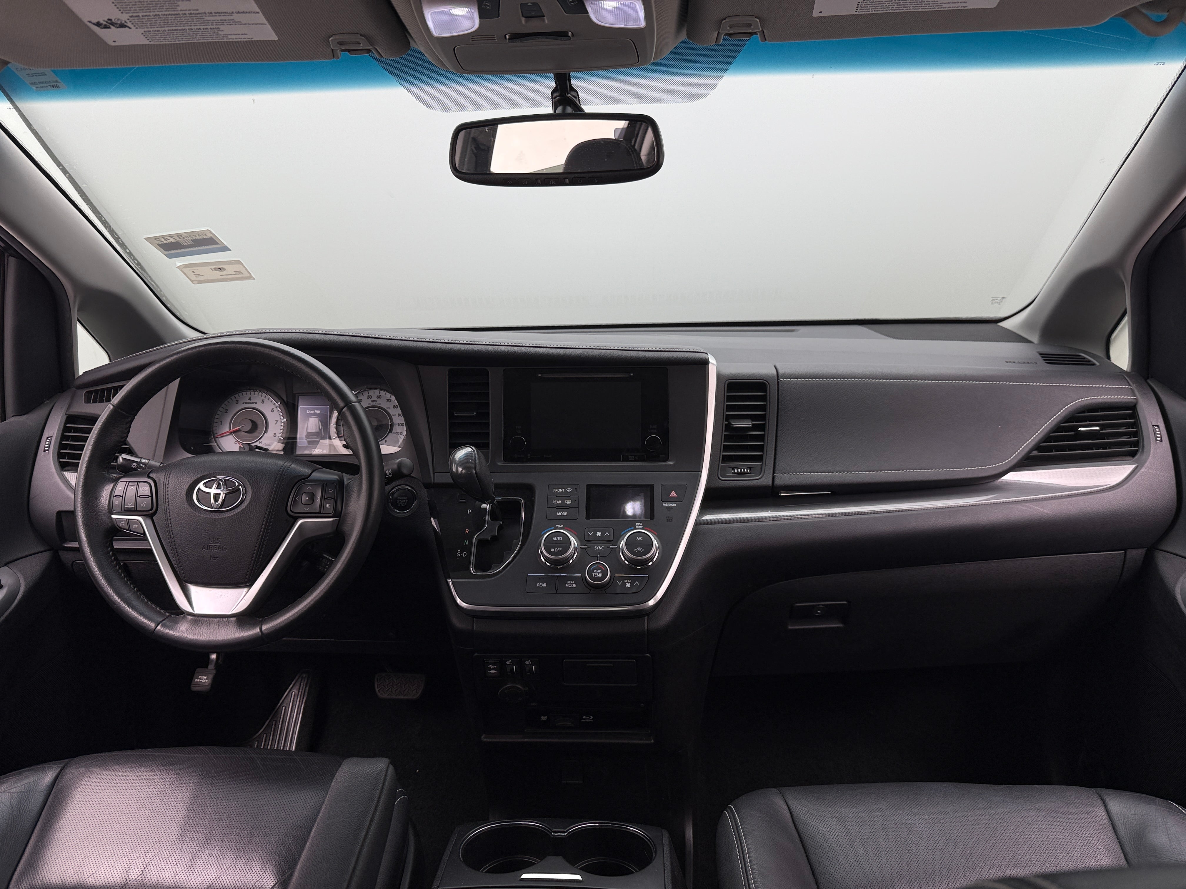 Thumbnail: 2017 Toyota Sienna - 2