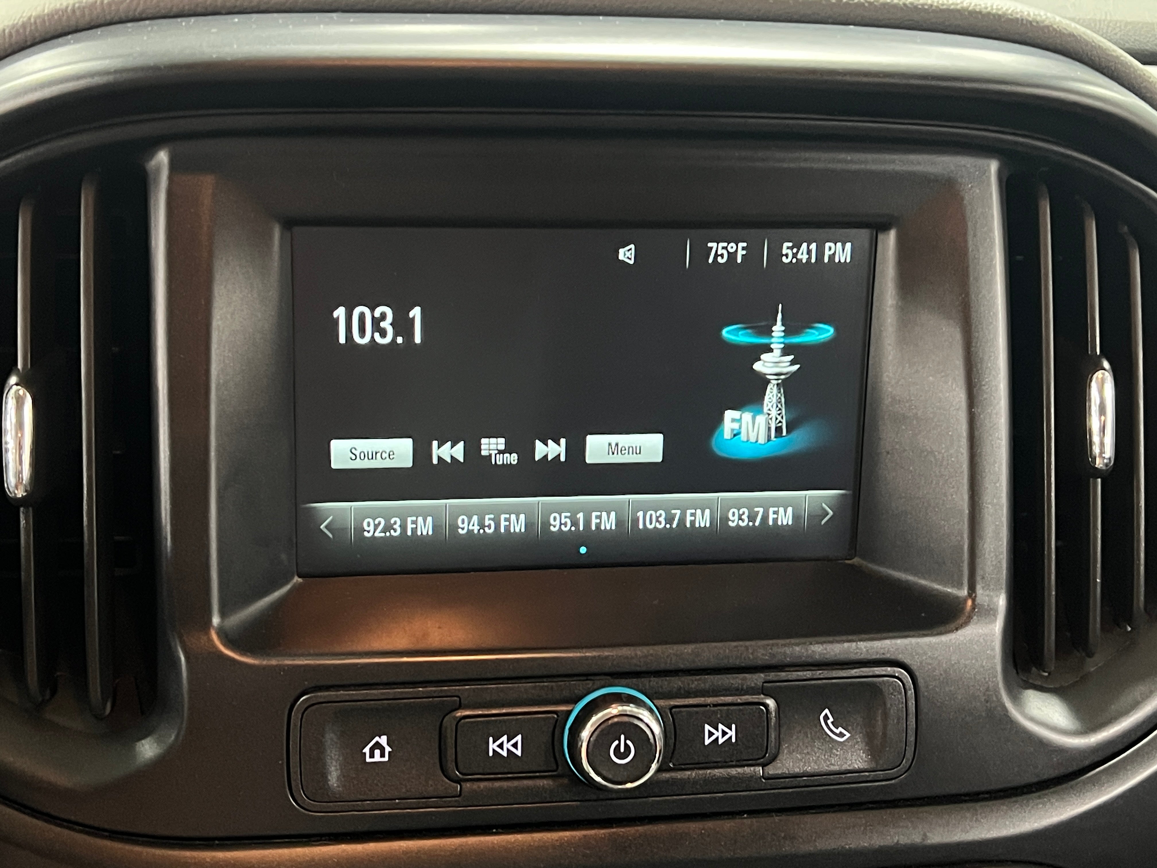 Thumbnail: 2018 Chevrolet Colorado - 4