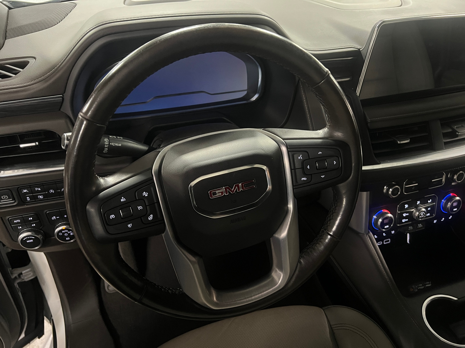 Thumbnail: 2022 GMC Yukon - 4