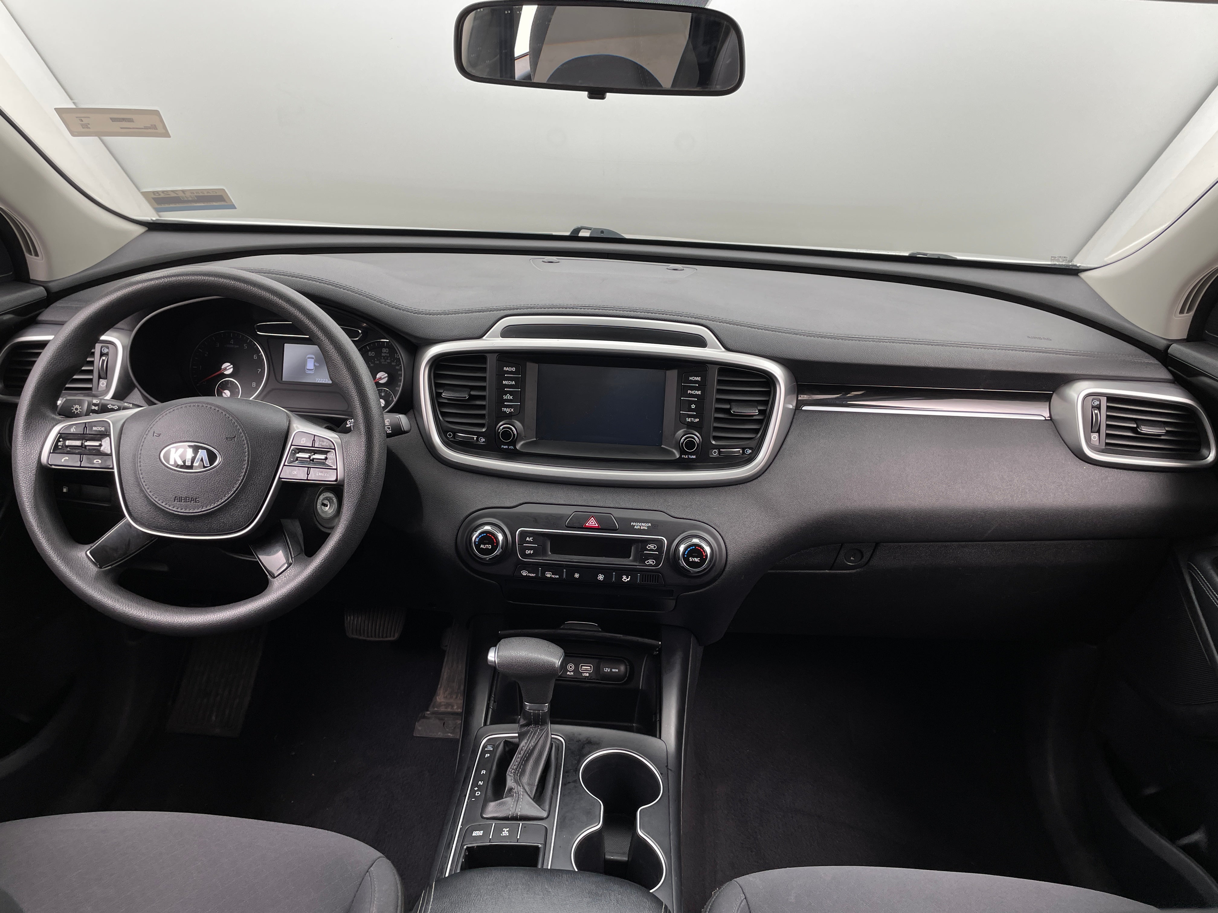 Thumbnail: 2019 Kia Sorento - 3