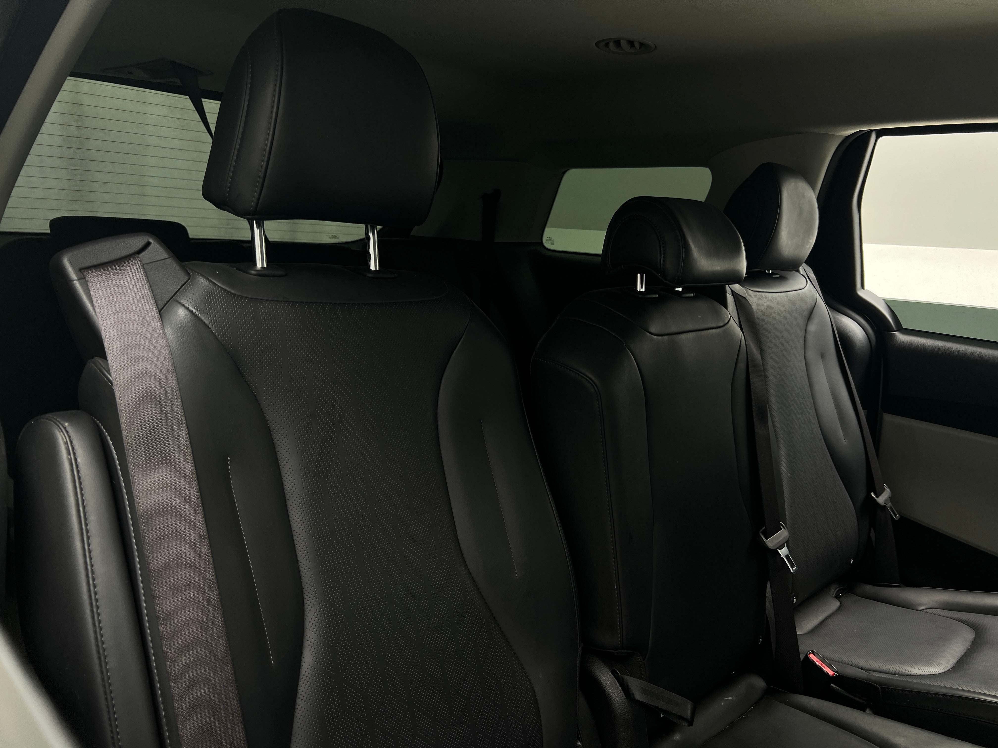 Thumbnail: 2023 Kia Carnival - 5