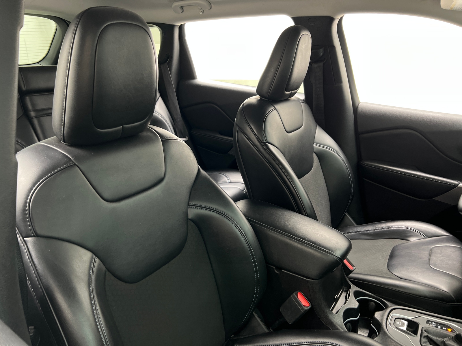 Thumbnail: 2019 Jeep Cherokee - 2