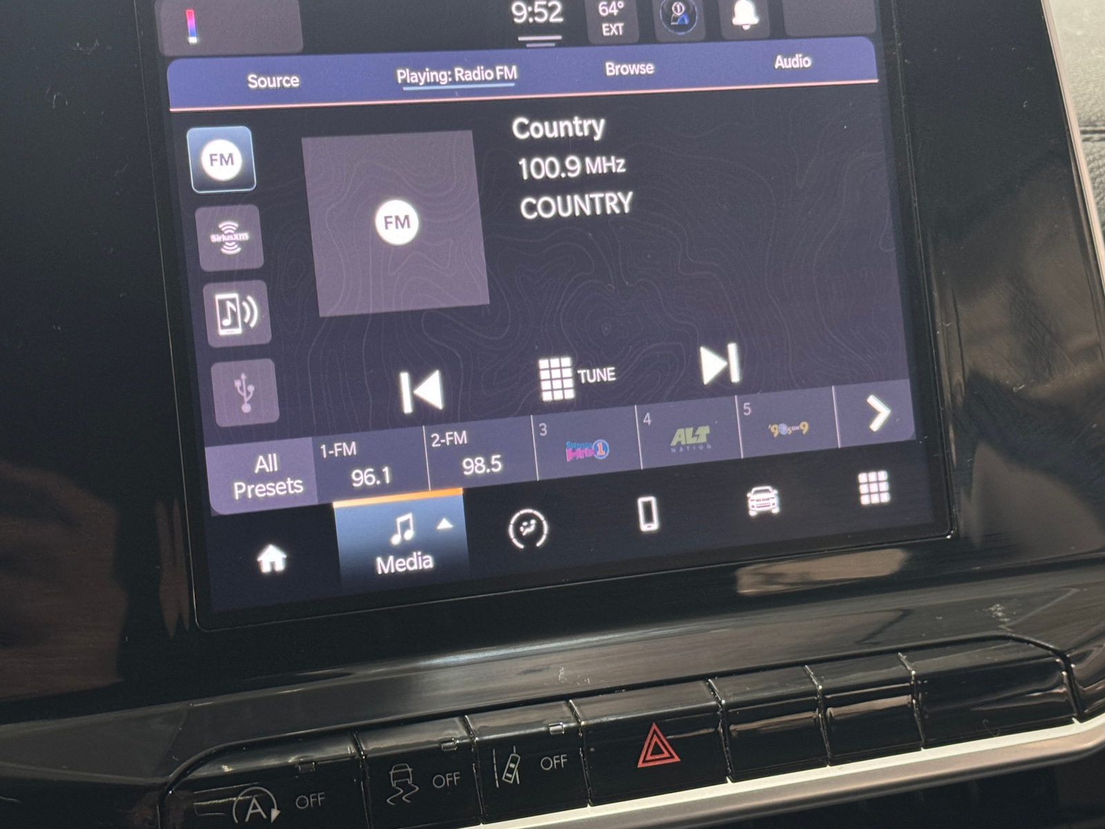 Thumbnail: 2022 Jeep Compass - 3