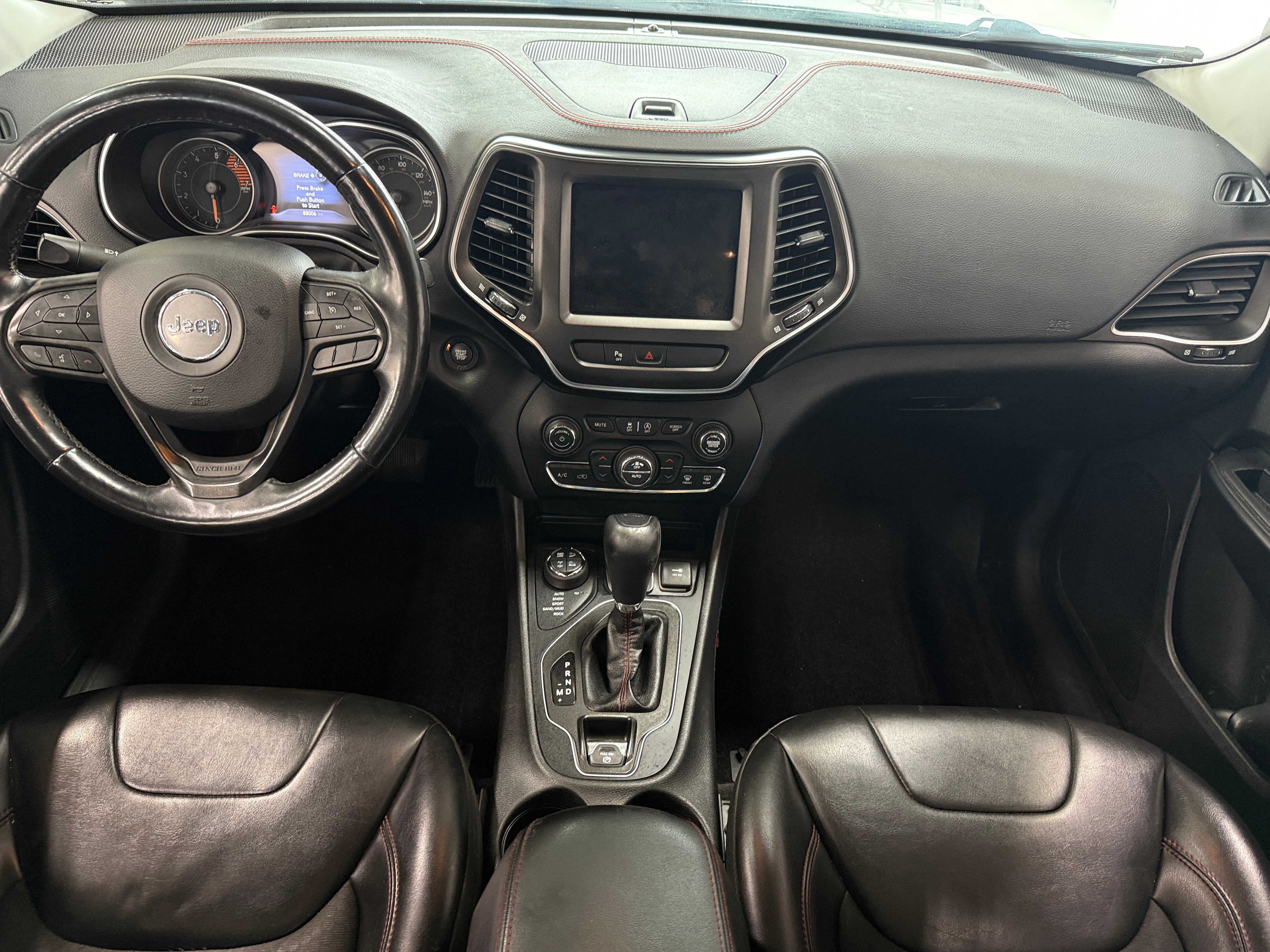 Thumbnail: 2019 Jeep Cherokee - 3