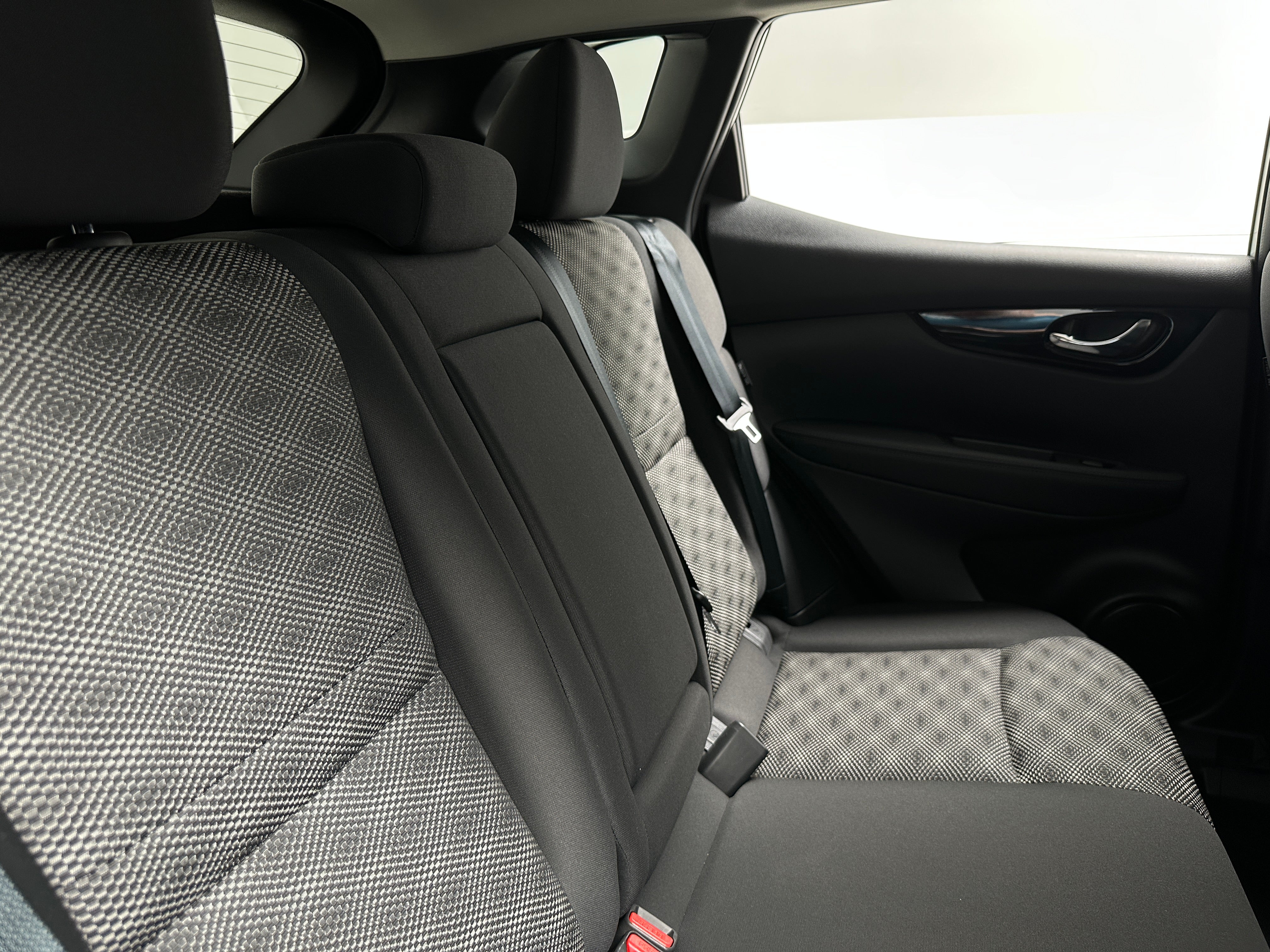 Thumbnail: 2022 Nissan Rogue Sport - 6