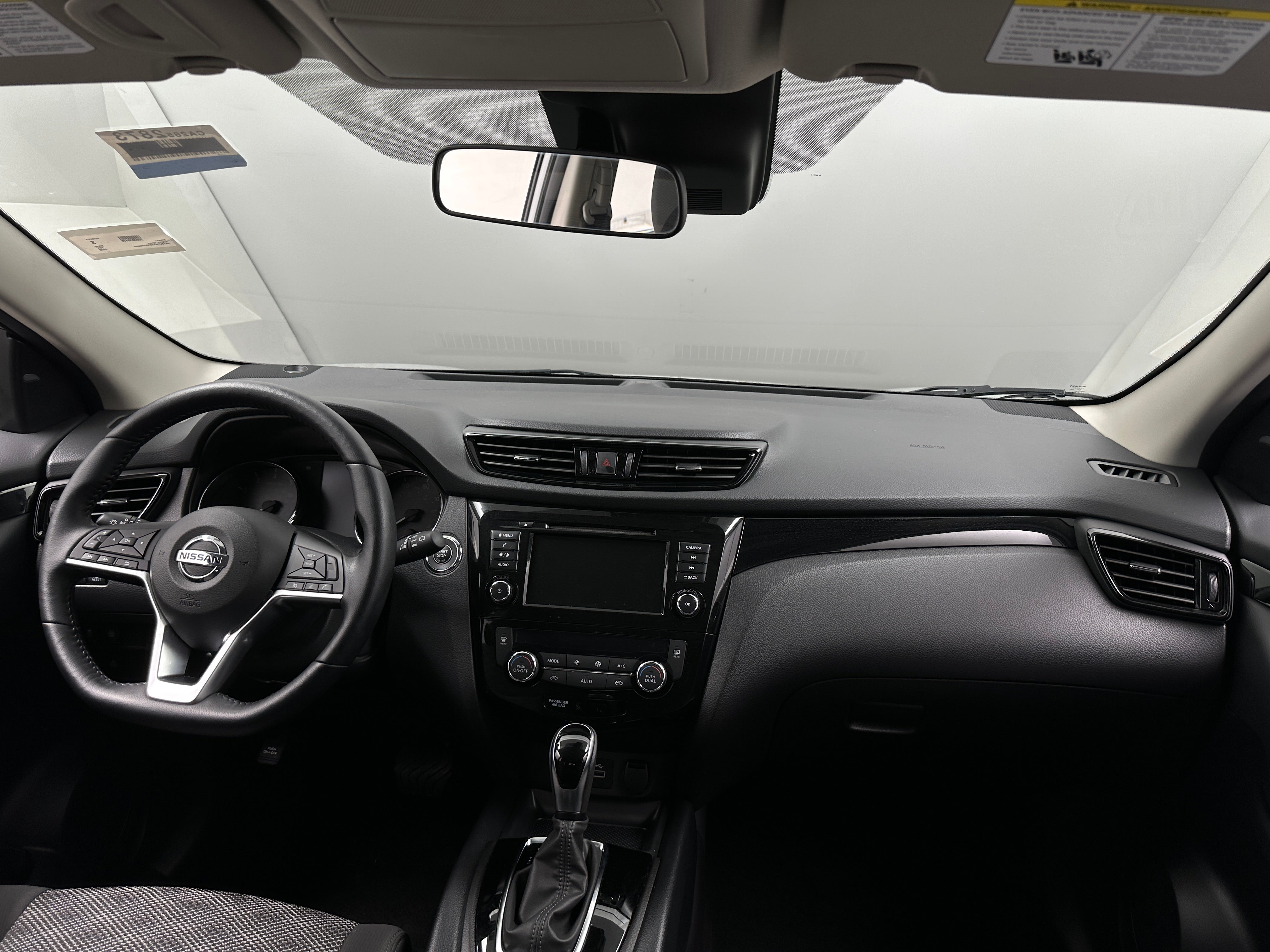 Thumbnail: 2022 Nissan Rogue Sport - 3