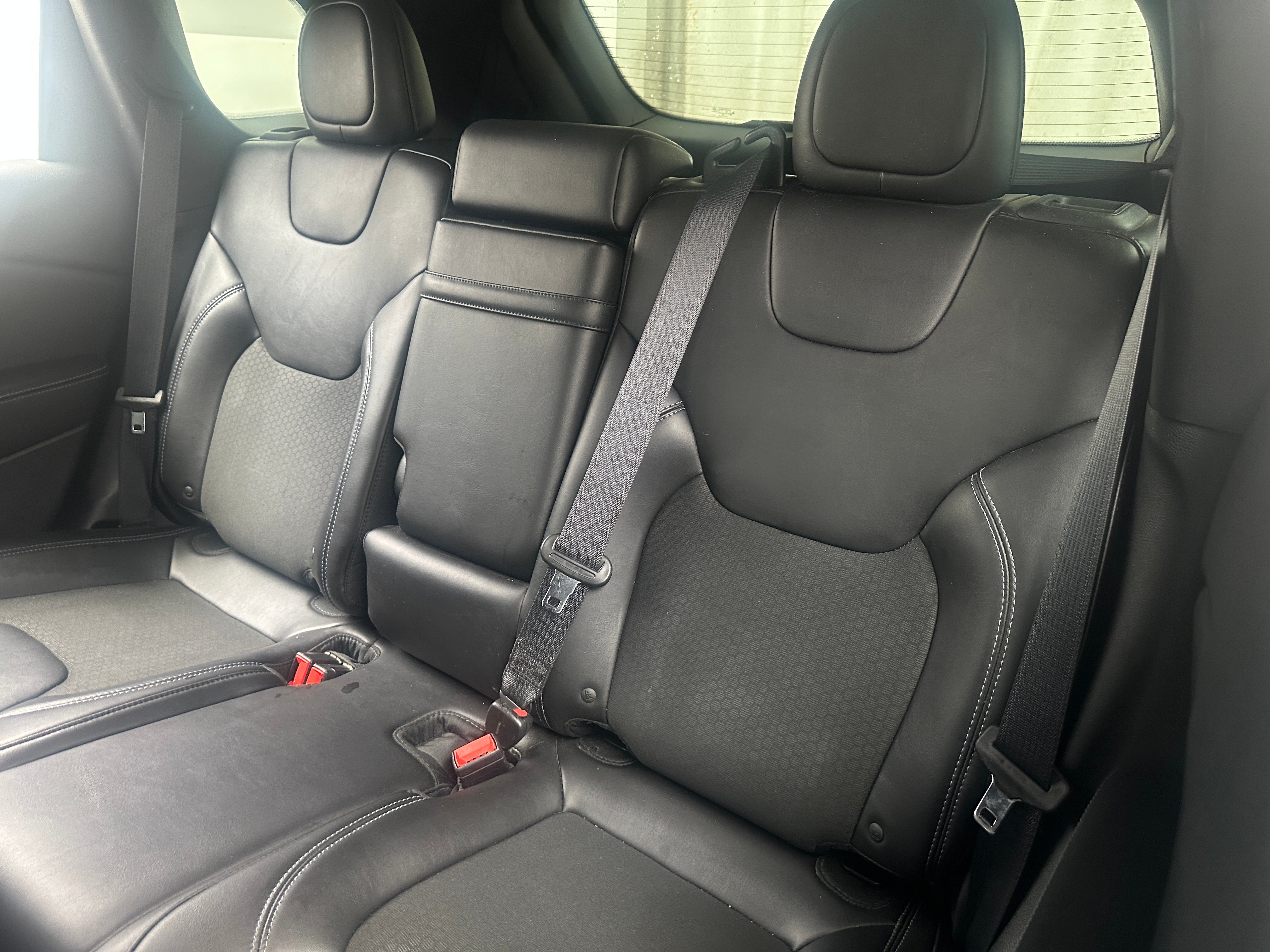 Thumbnail: 2019 Jeep Cherokee - 6
