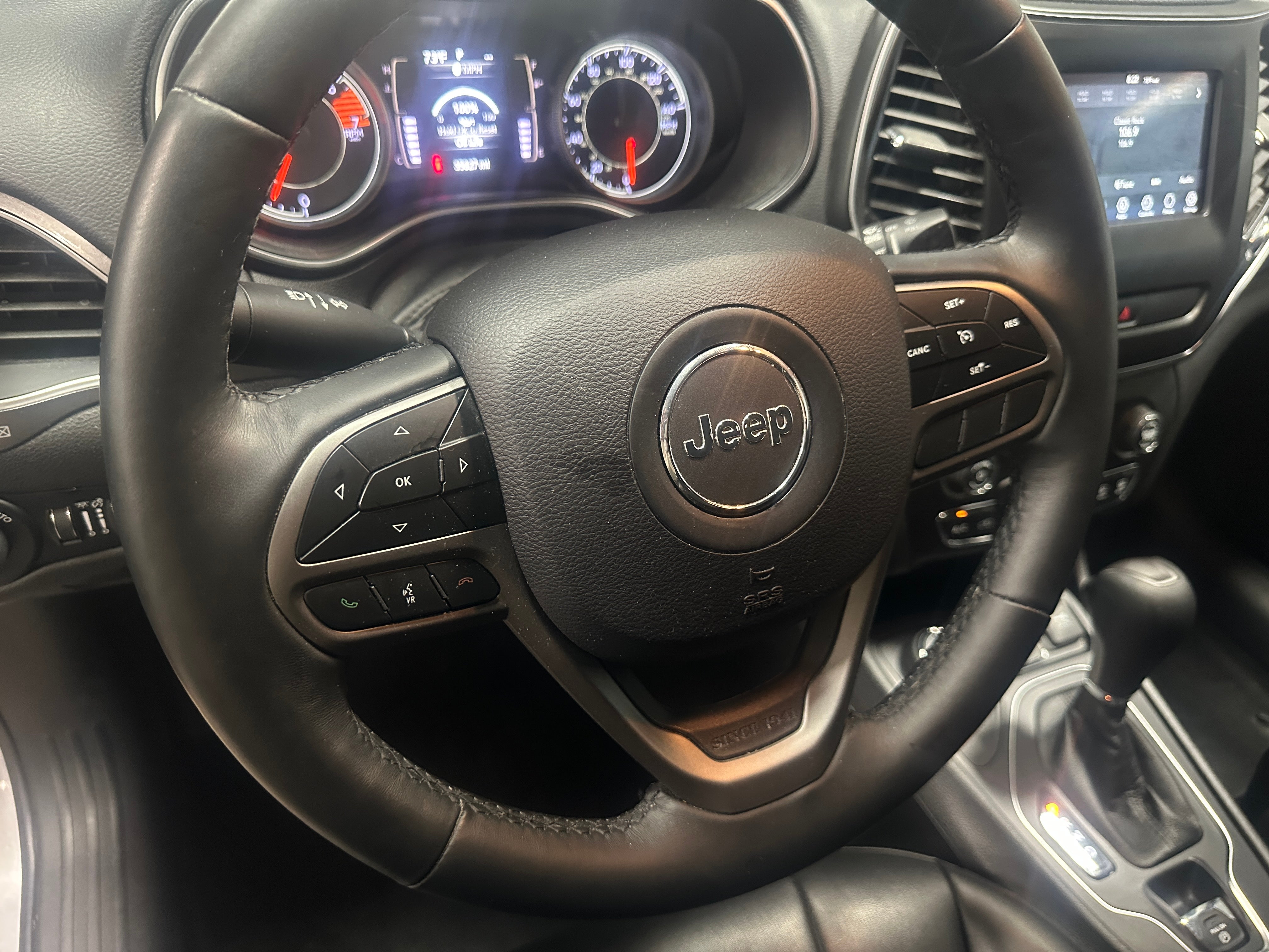 Thumbnail: 2019 Jeep Cherokee - 5