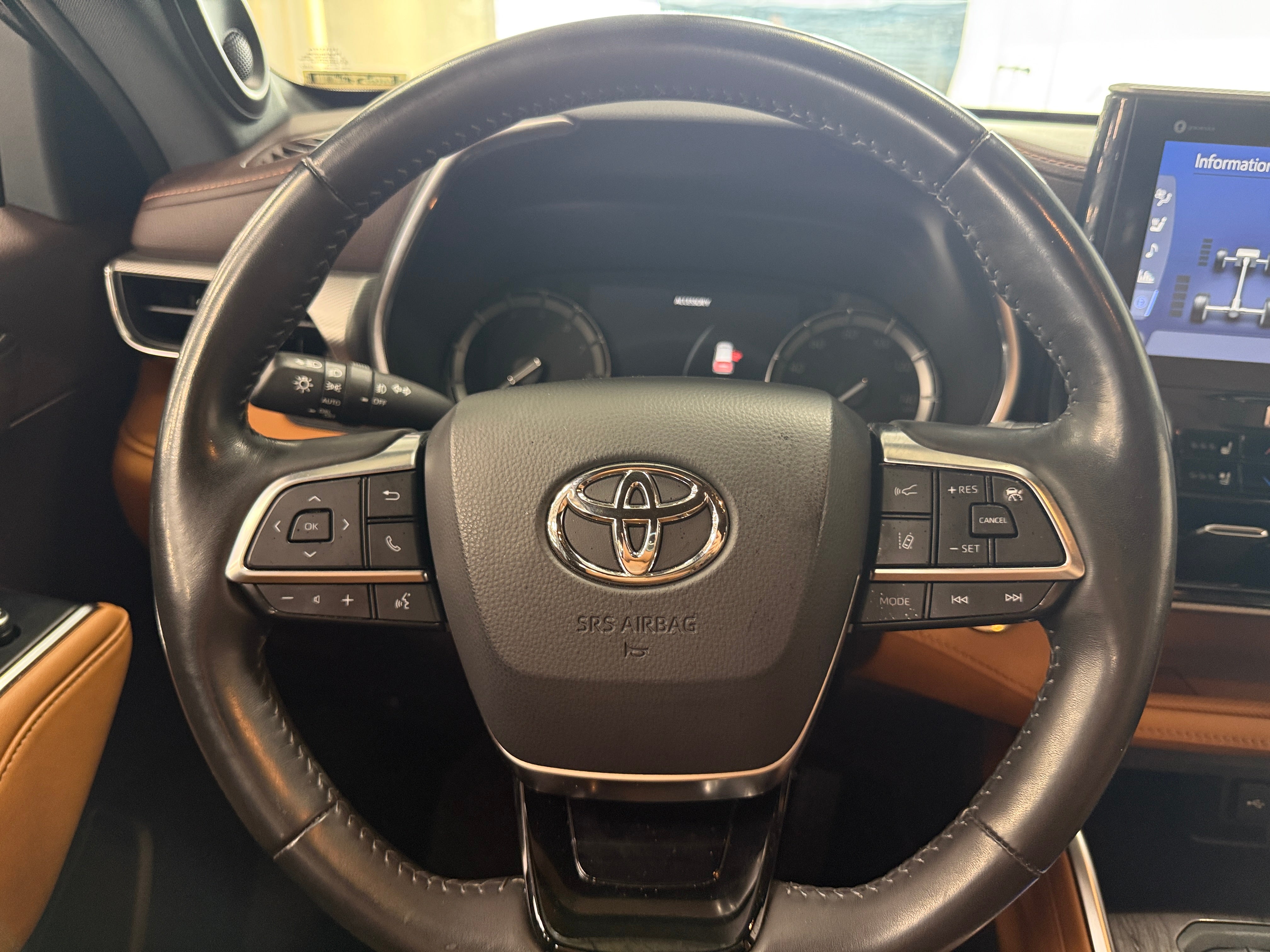 Thumbnail: 2020 Toyota Highlander - 4