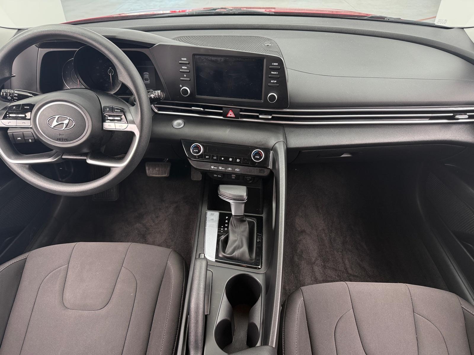 Thumbnail: 2022 Hyundai Elantra - 3
