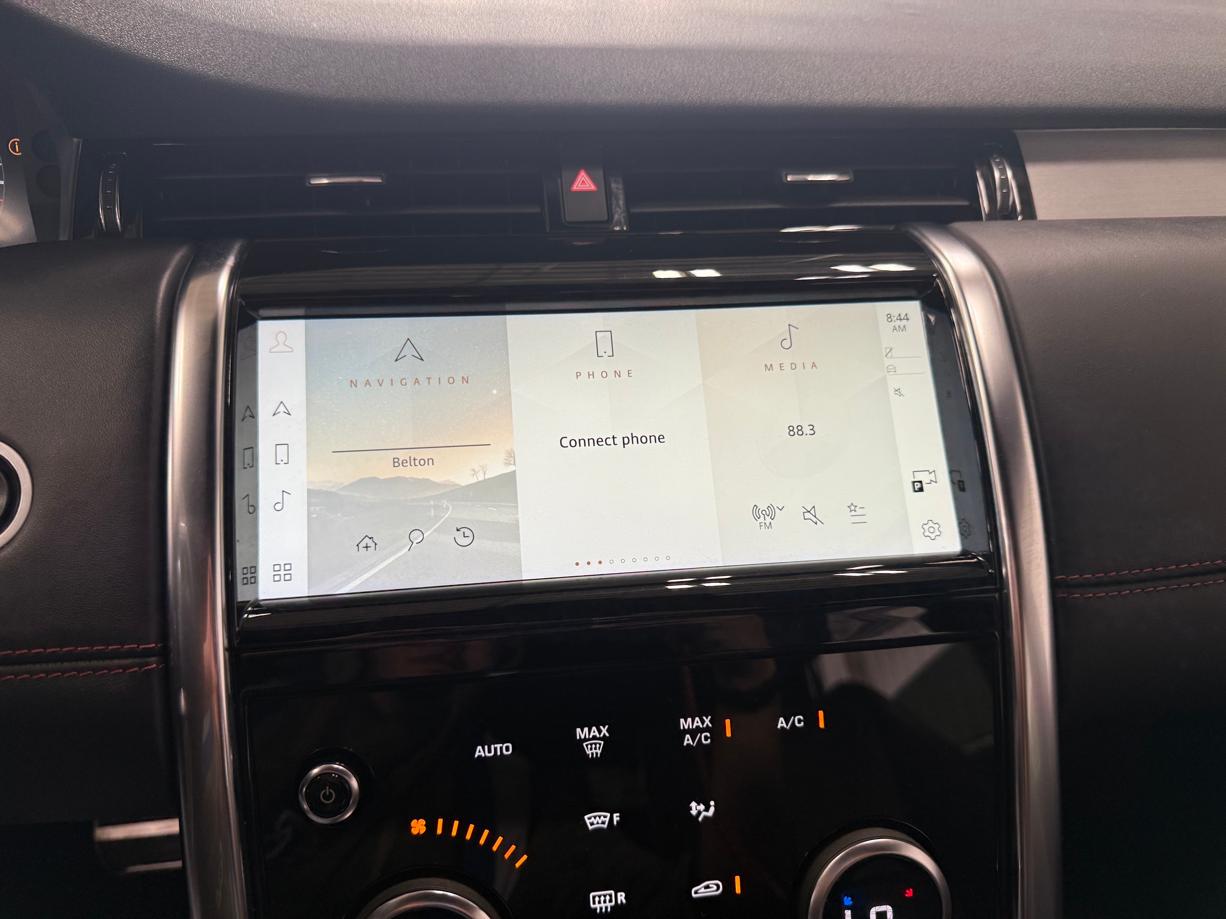 Thumbnail: 2021 Land Rover Discovery Sport - 3