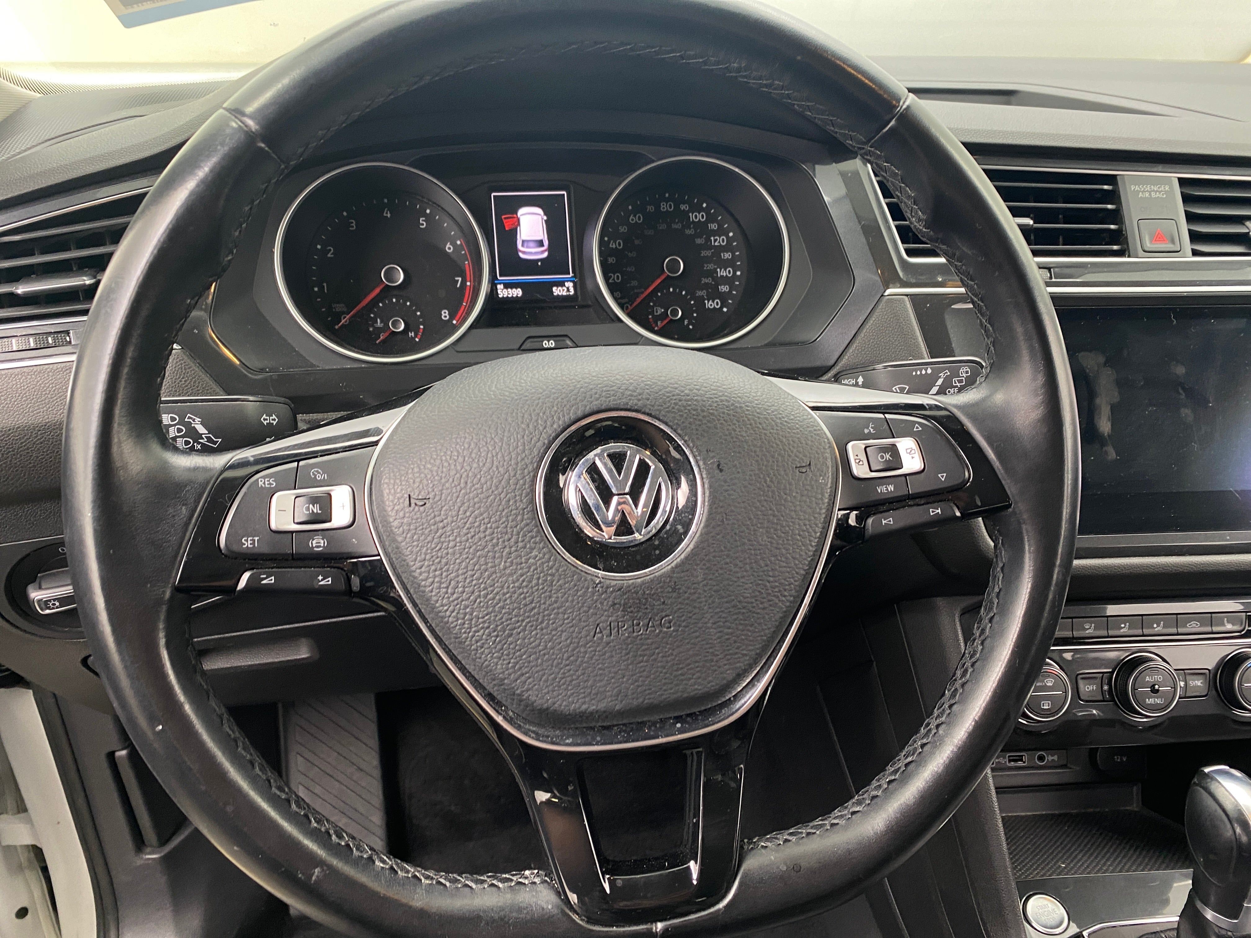 Thumbnail: 2019 Volkswagen Tiguan - 4