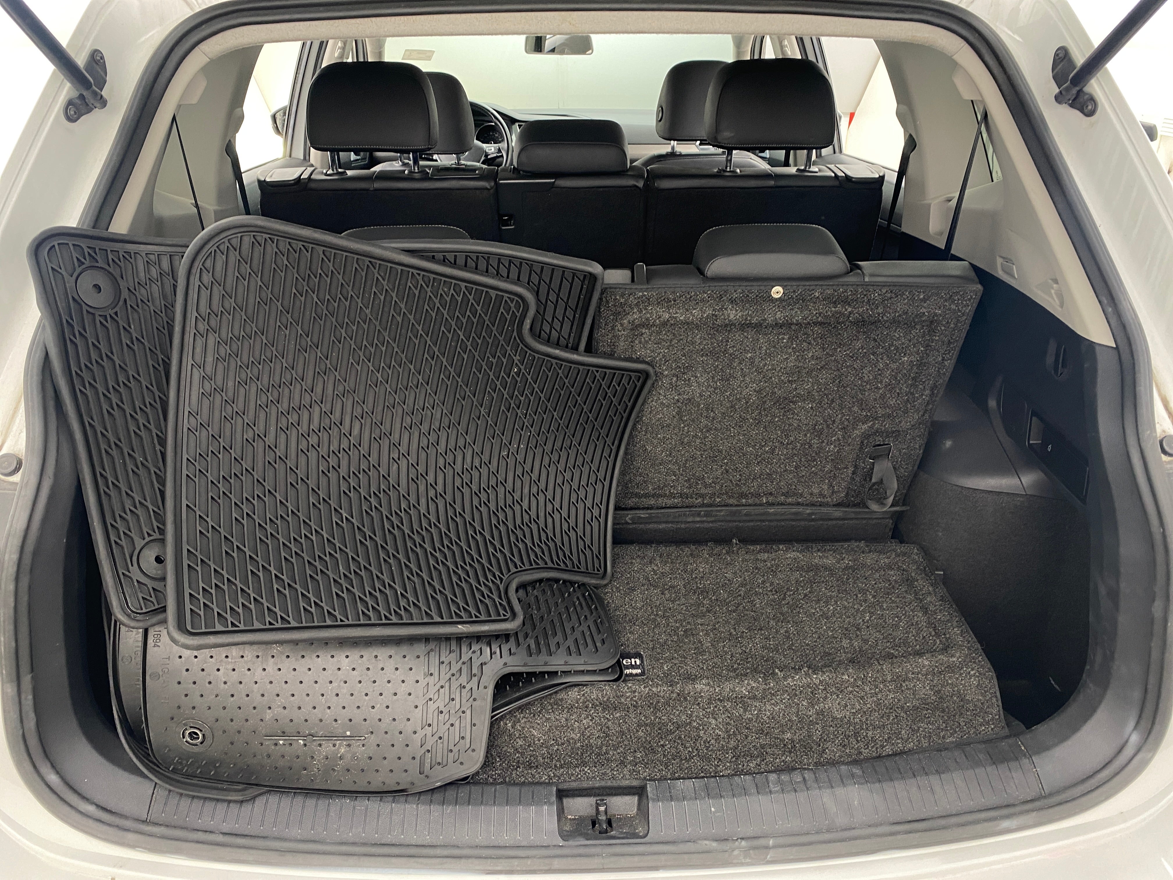 Thumbnail: 2019 Volkswagen Tiguan - 6