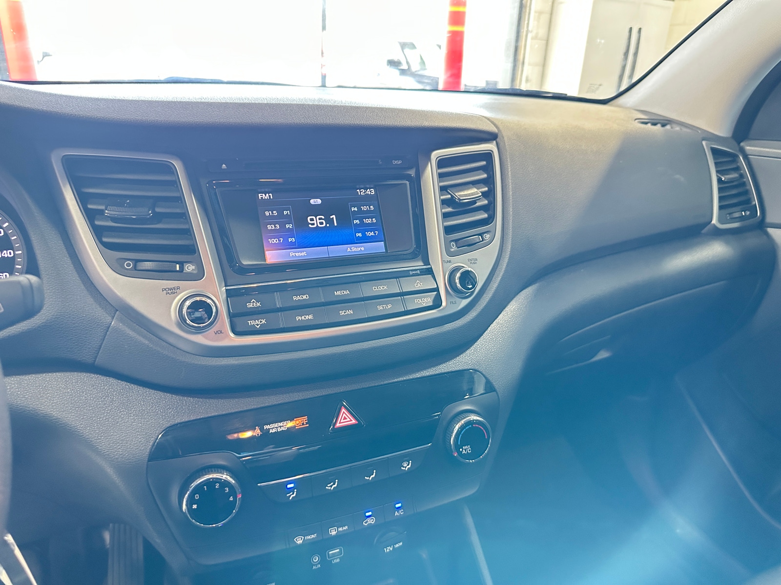 Thumbnail: 2016 Hyundai Tucson - 4