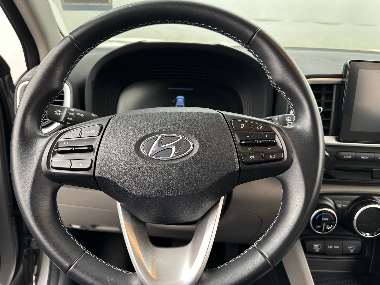 Thumbnail: 2023 Hyundai Venue - 5