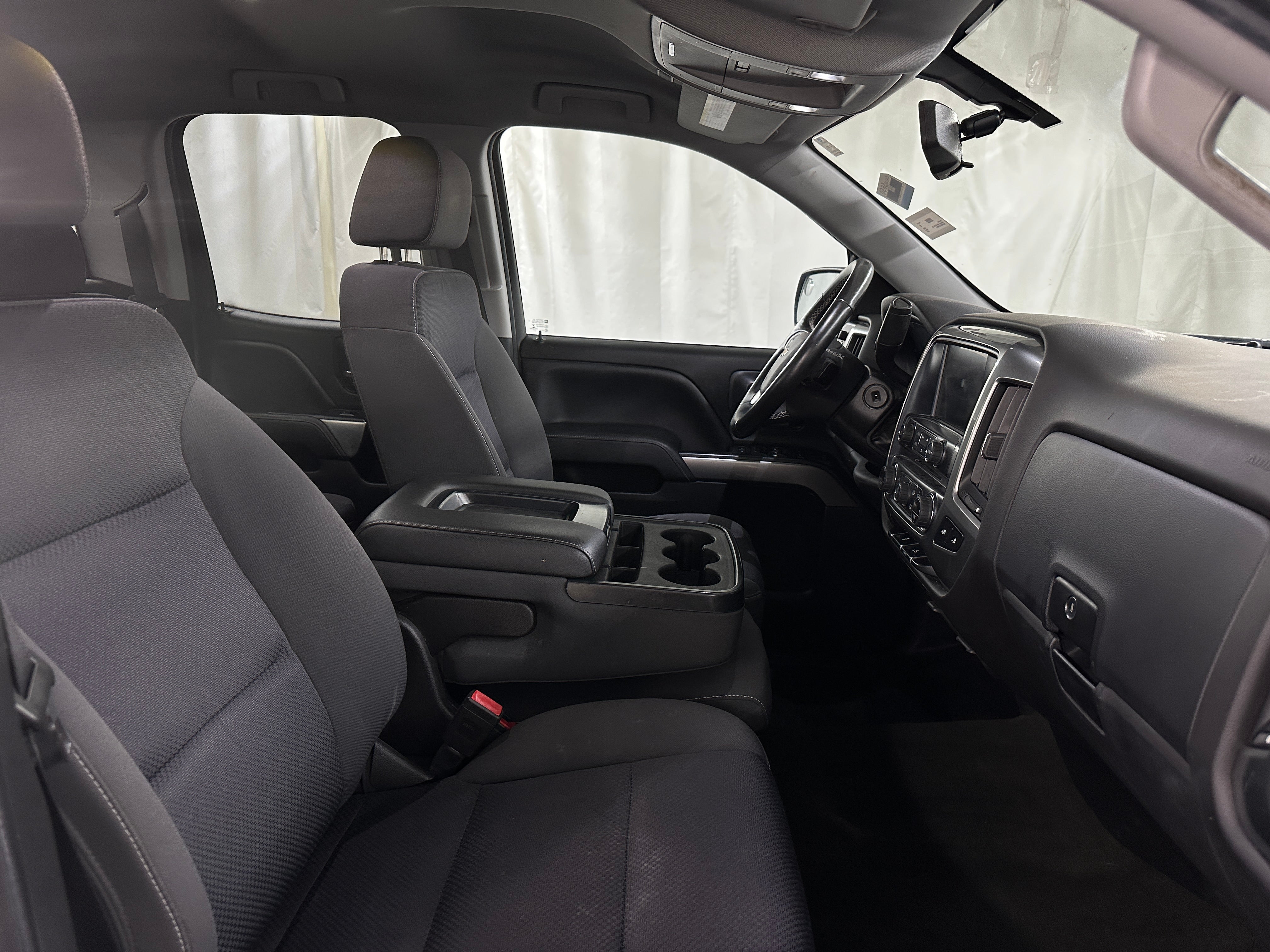Thumbnail: 2018 Chevrolet Silverado 1500 - 2