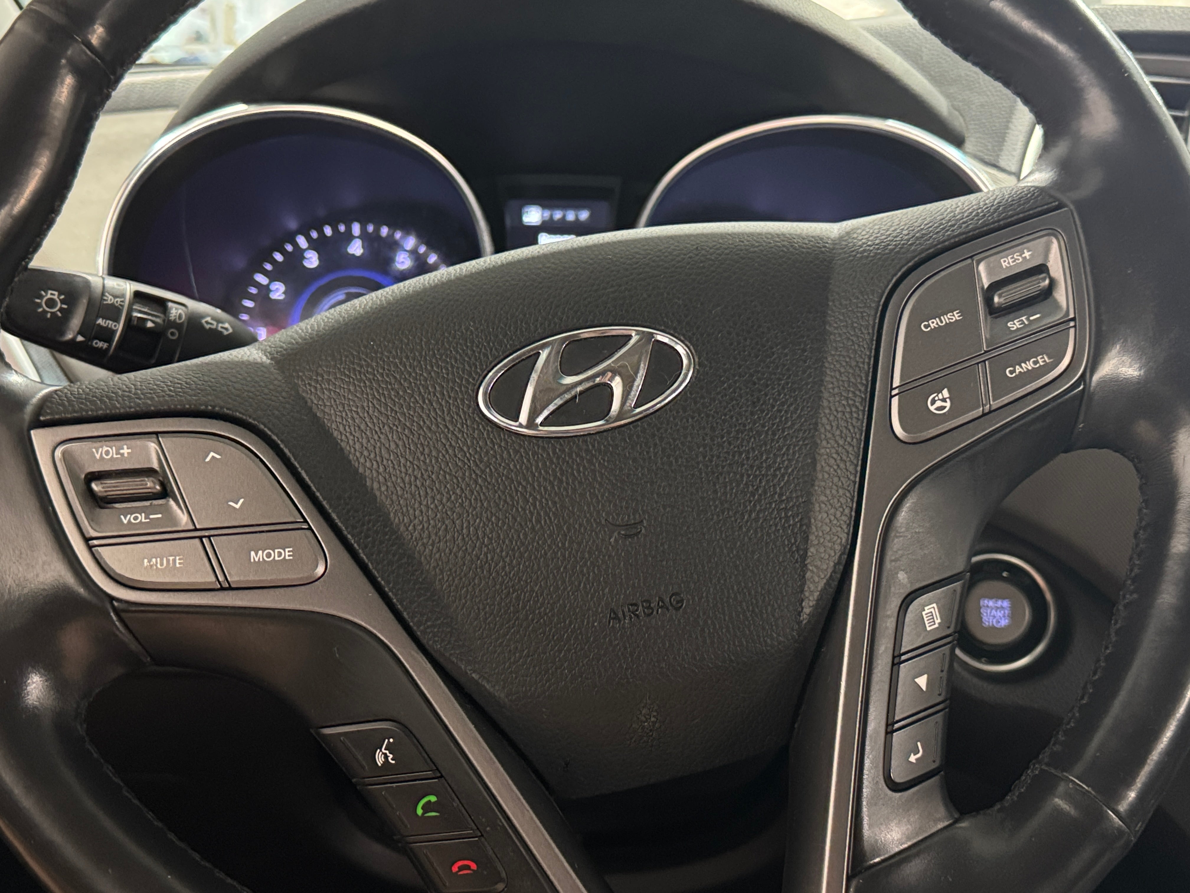 Thumbnail: 2014 Hyundai Santa Fe - 4