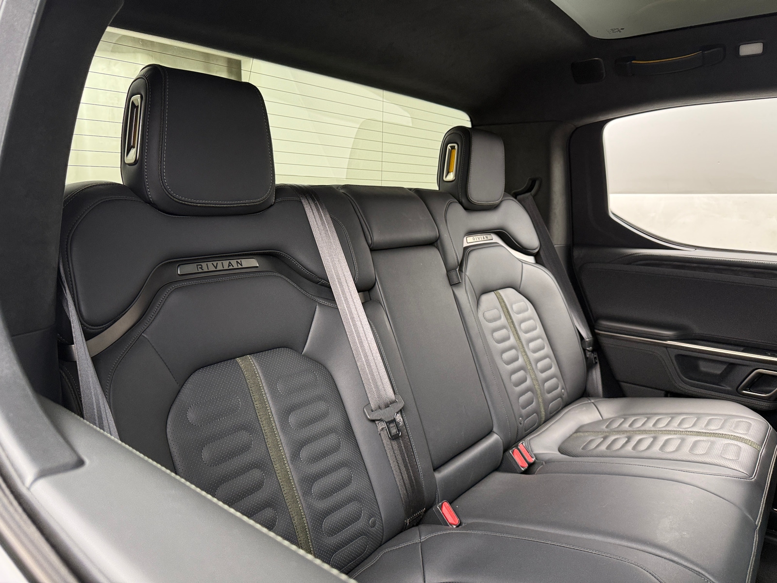 Thumbnail: 2022 Rivian R1T - 5