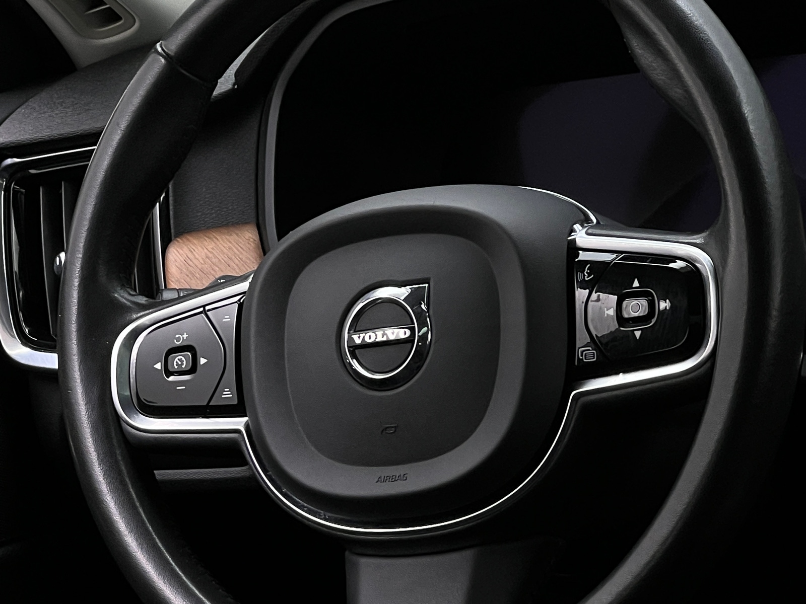 Thumbnail: 2022 Volvo S90 - 4