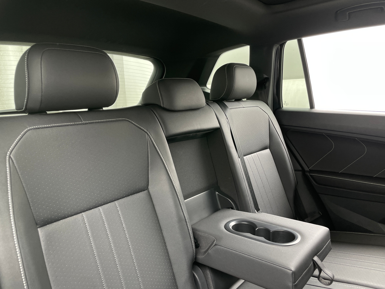 Thumbnail: 2023 Volkswagen Tiguan - 5