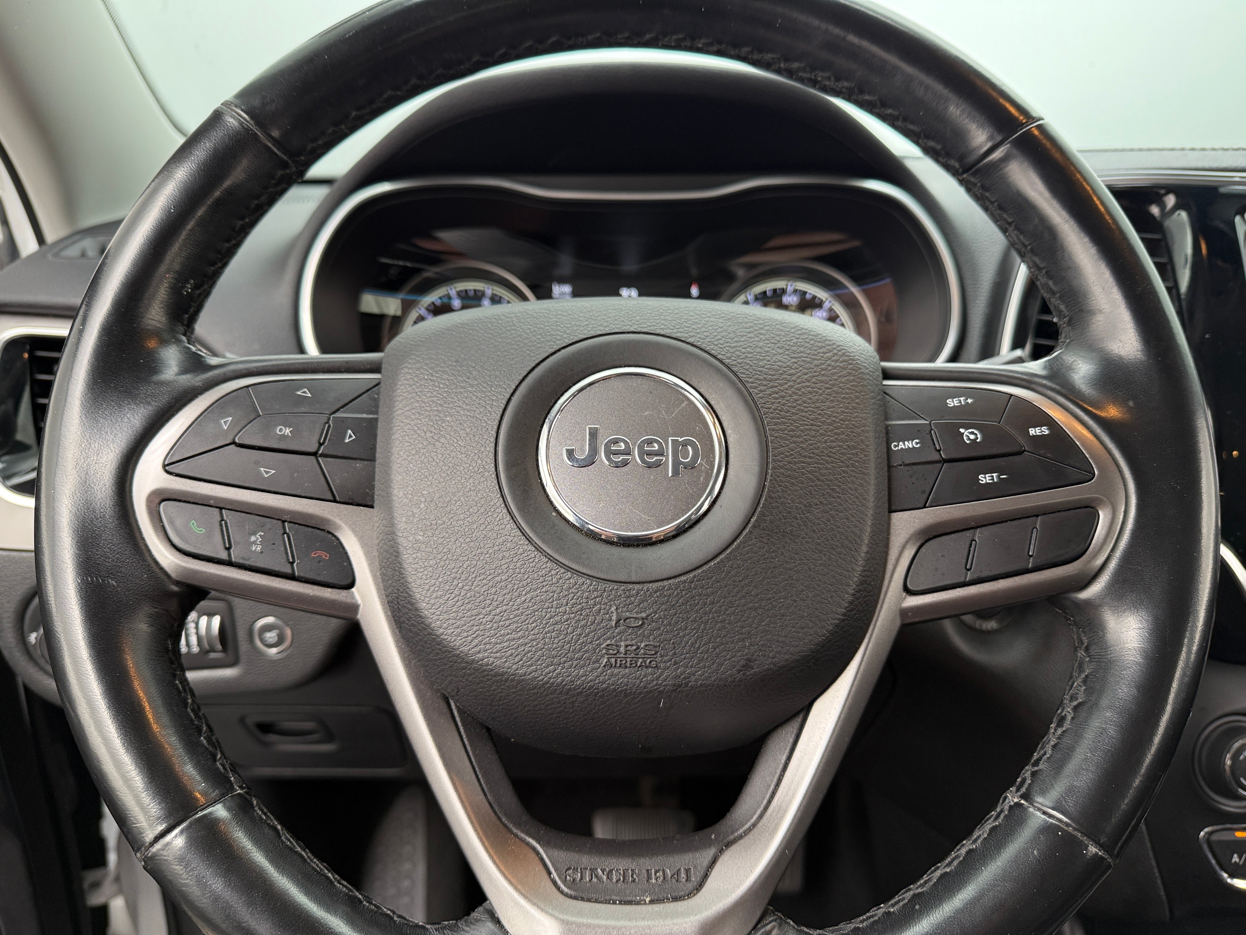 Thumbnail: 2020 Jeep Cherokee - 4