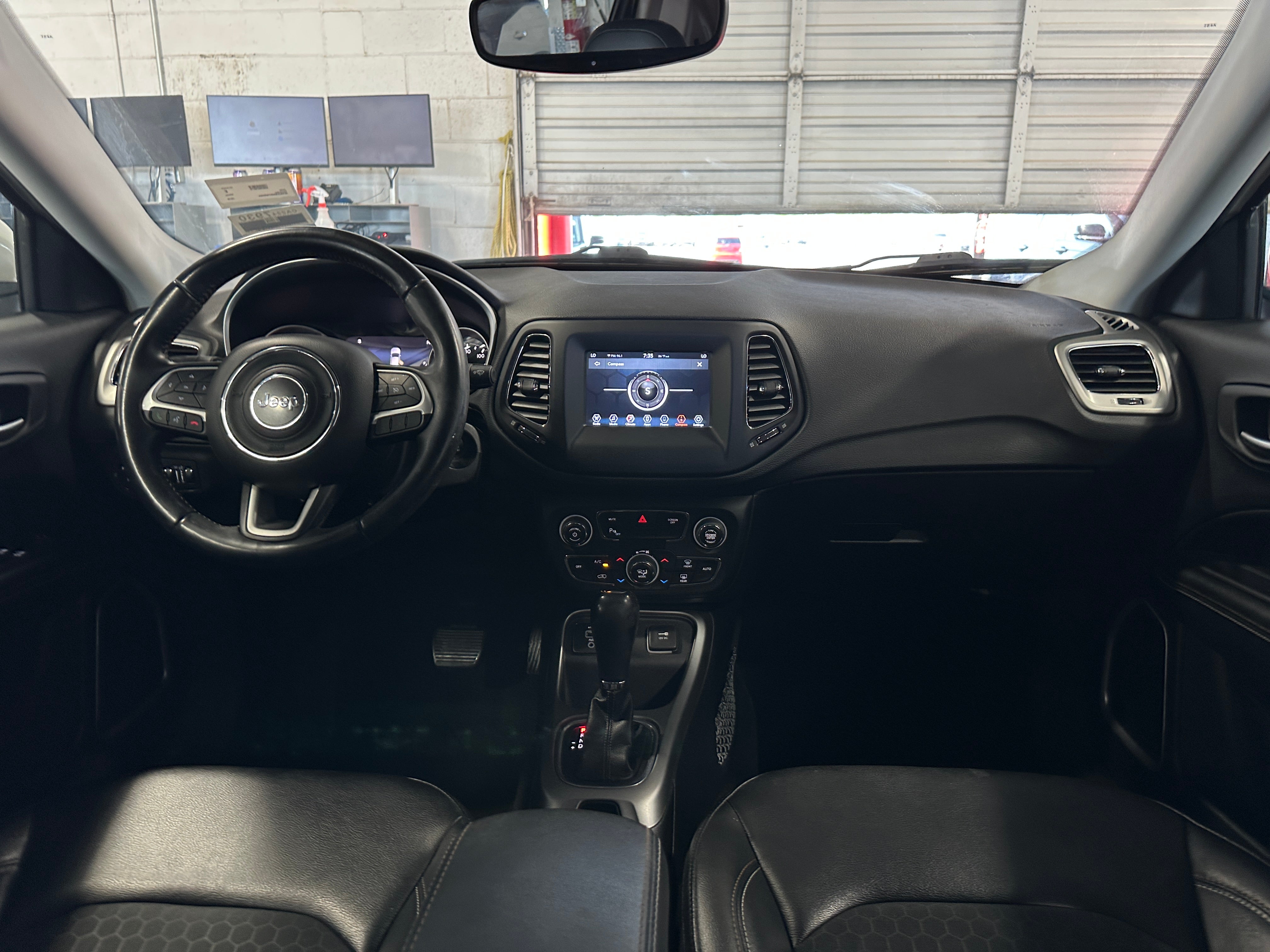 Thumbnail: 2019 Jeep Compass - 3
