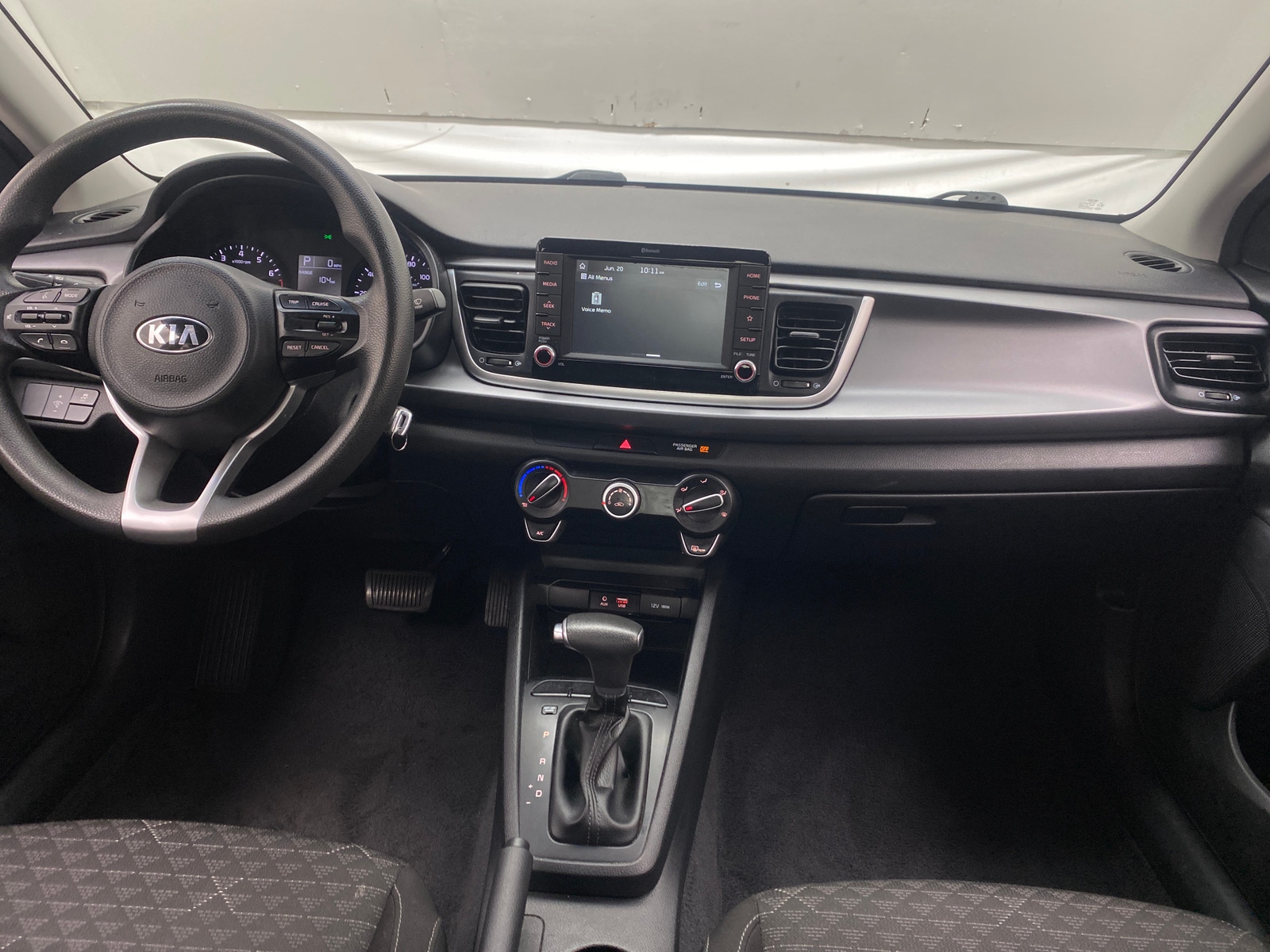 Thumbnail: 2019 Kia Rio - 3
