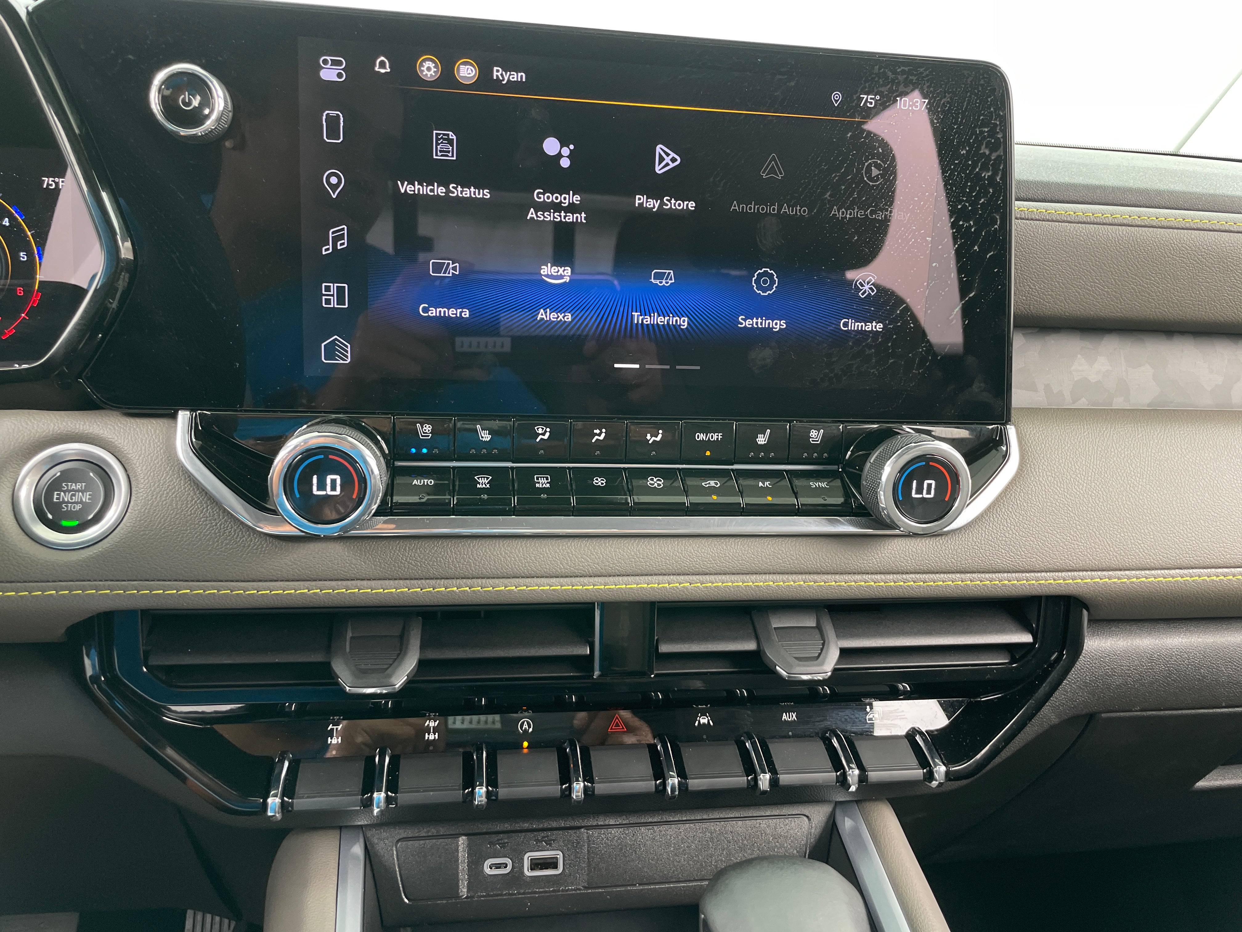 Thumbnail: 2024 Chevrolet Colorado - 3