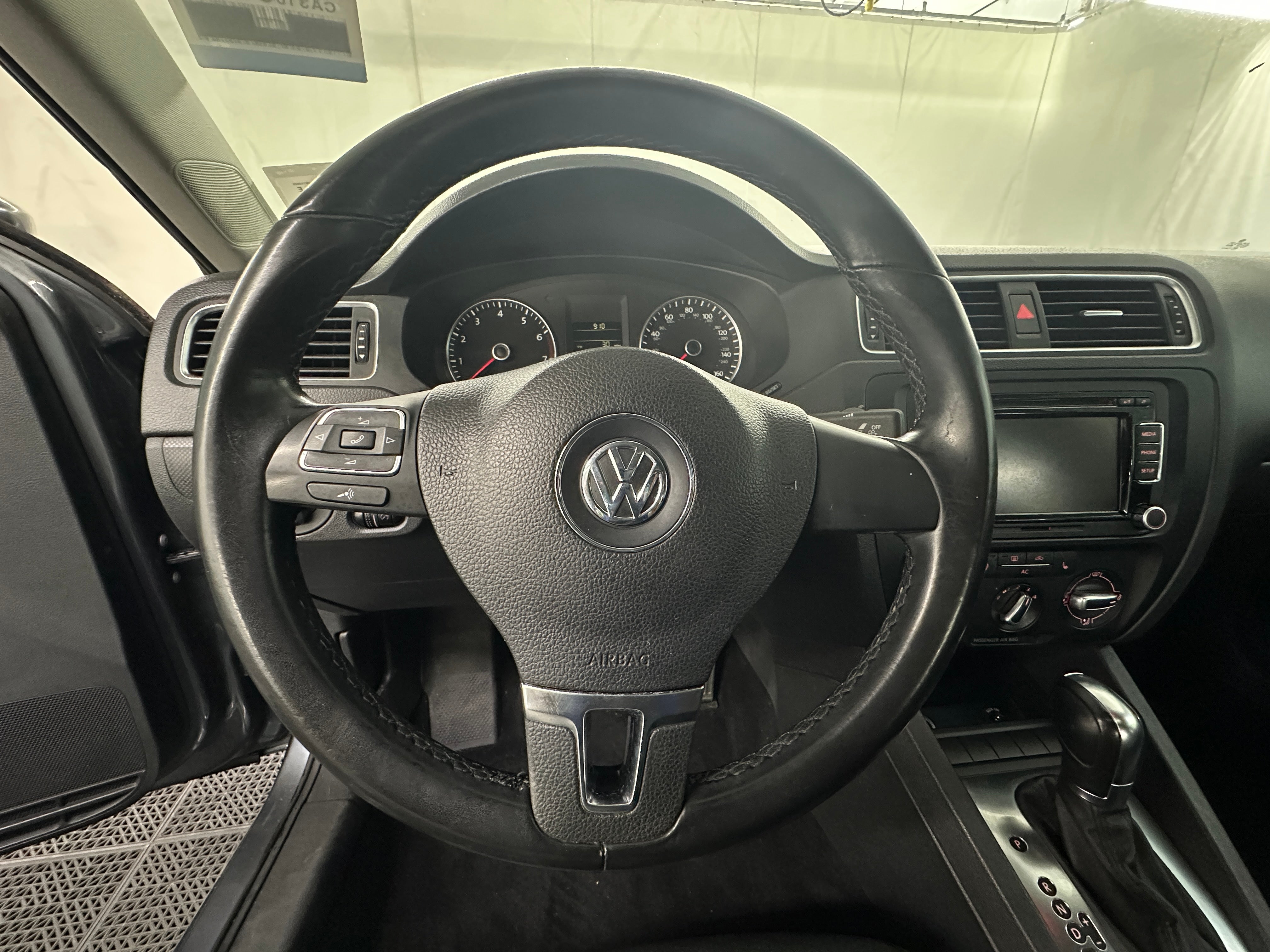 Thumbnail: 2012 Volkswagen Jetta - 4