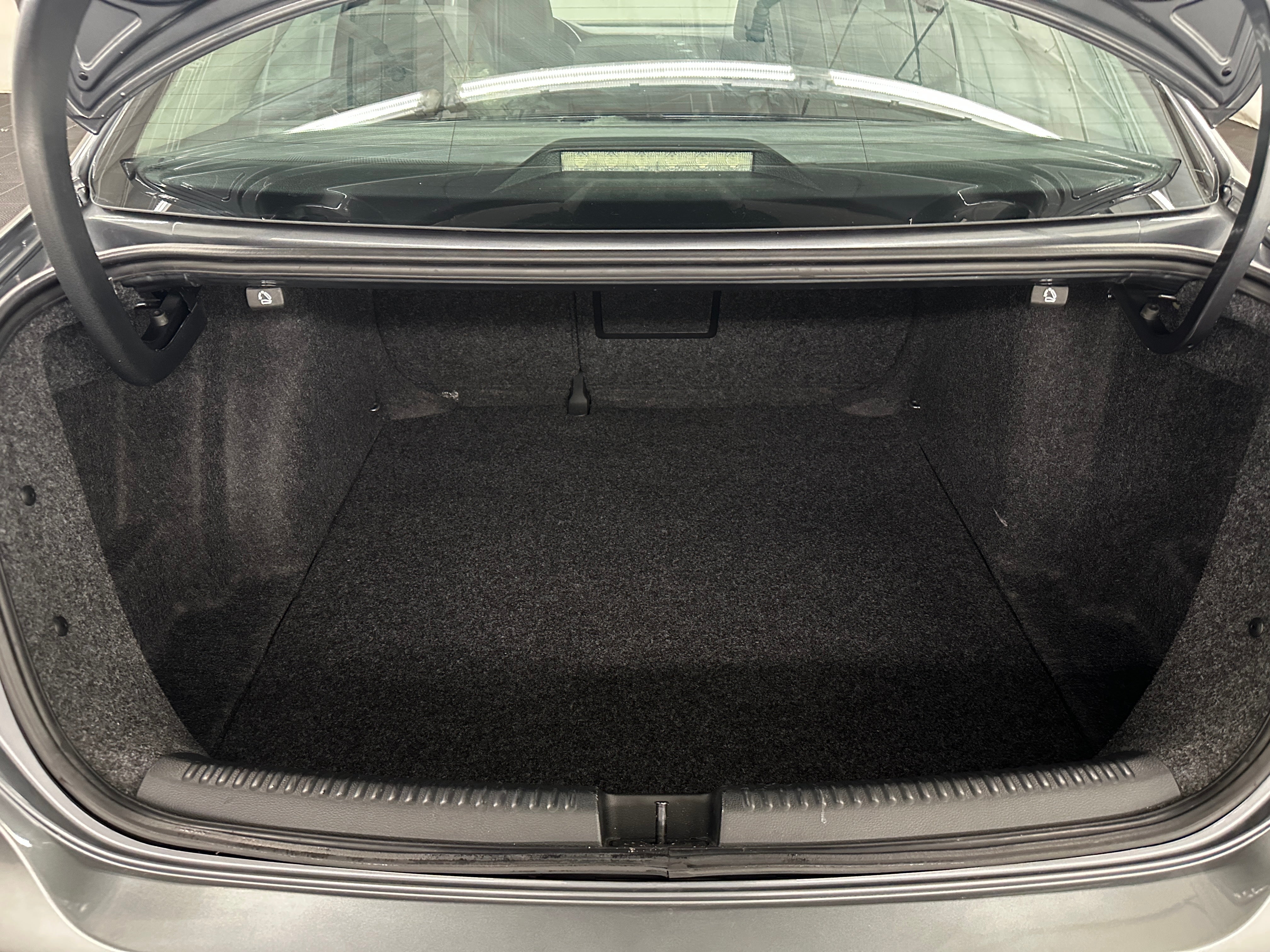 Thumbnail: 2012 Volkswagen Jetta - 6
