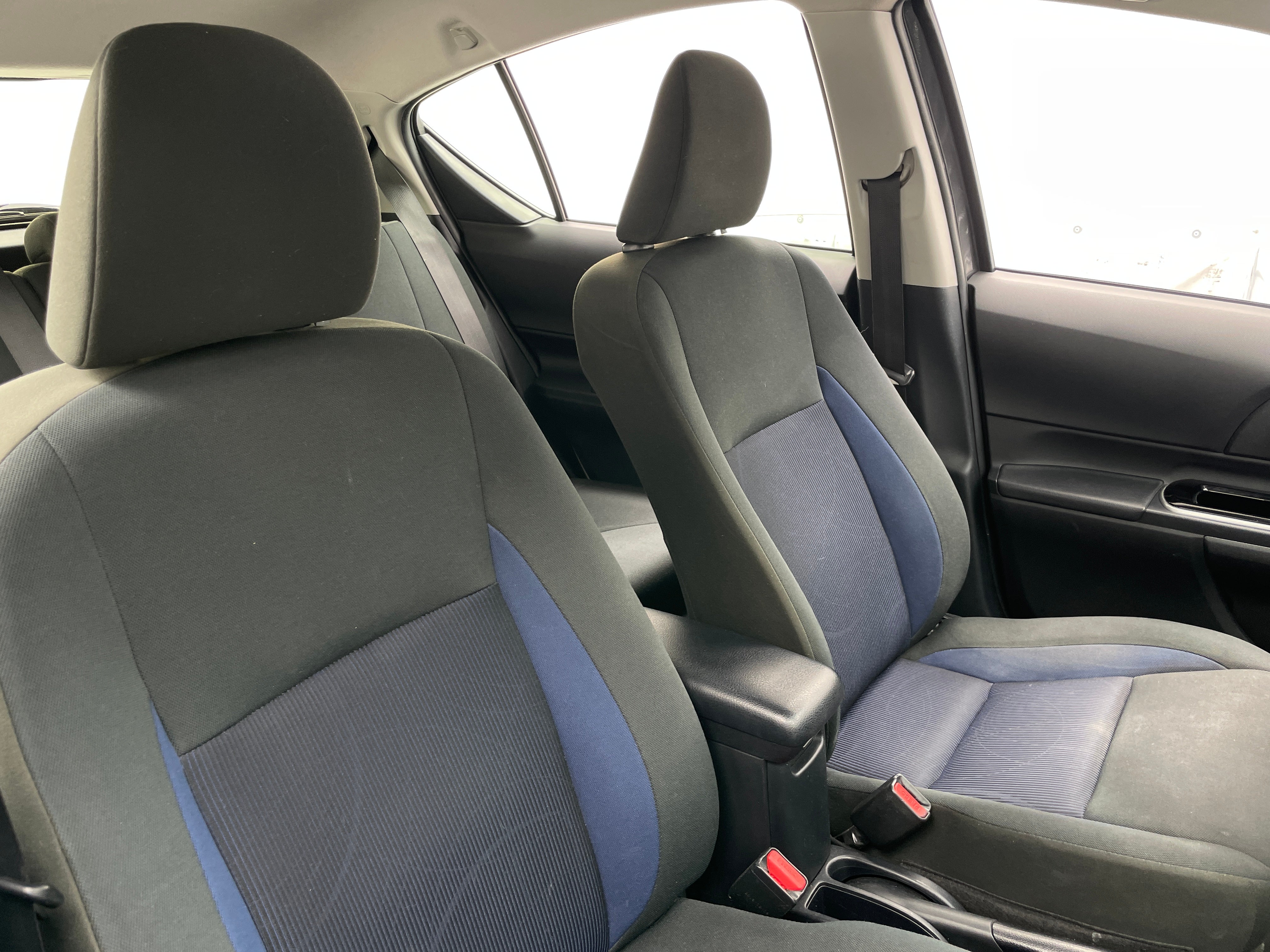 Thumbnail: 2018 Toyota Prius c - 2
