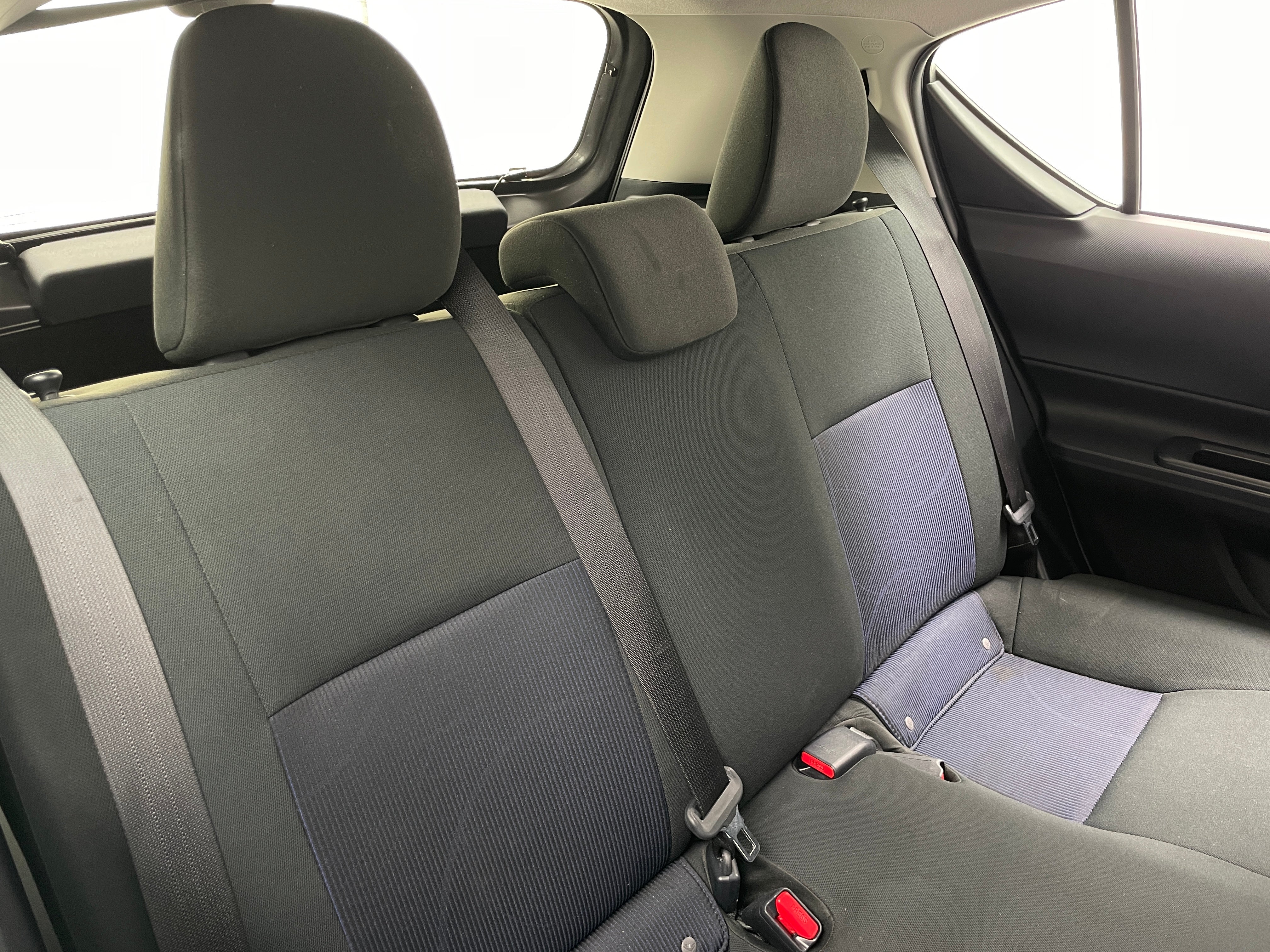Thumbnail: 2018 Toyota Prius c - 6