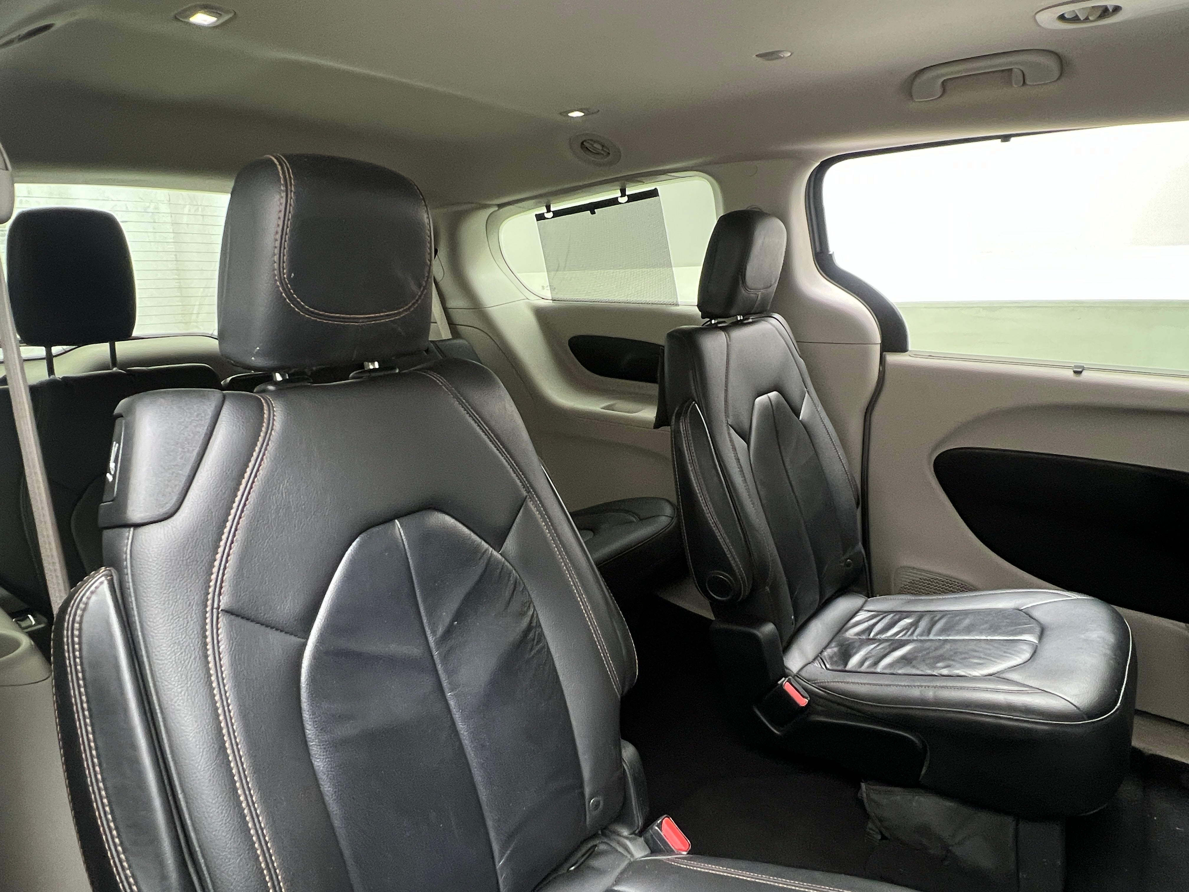 Thumbnail: 2017 Chrysler Pacifica - 5