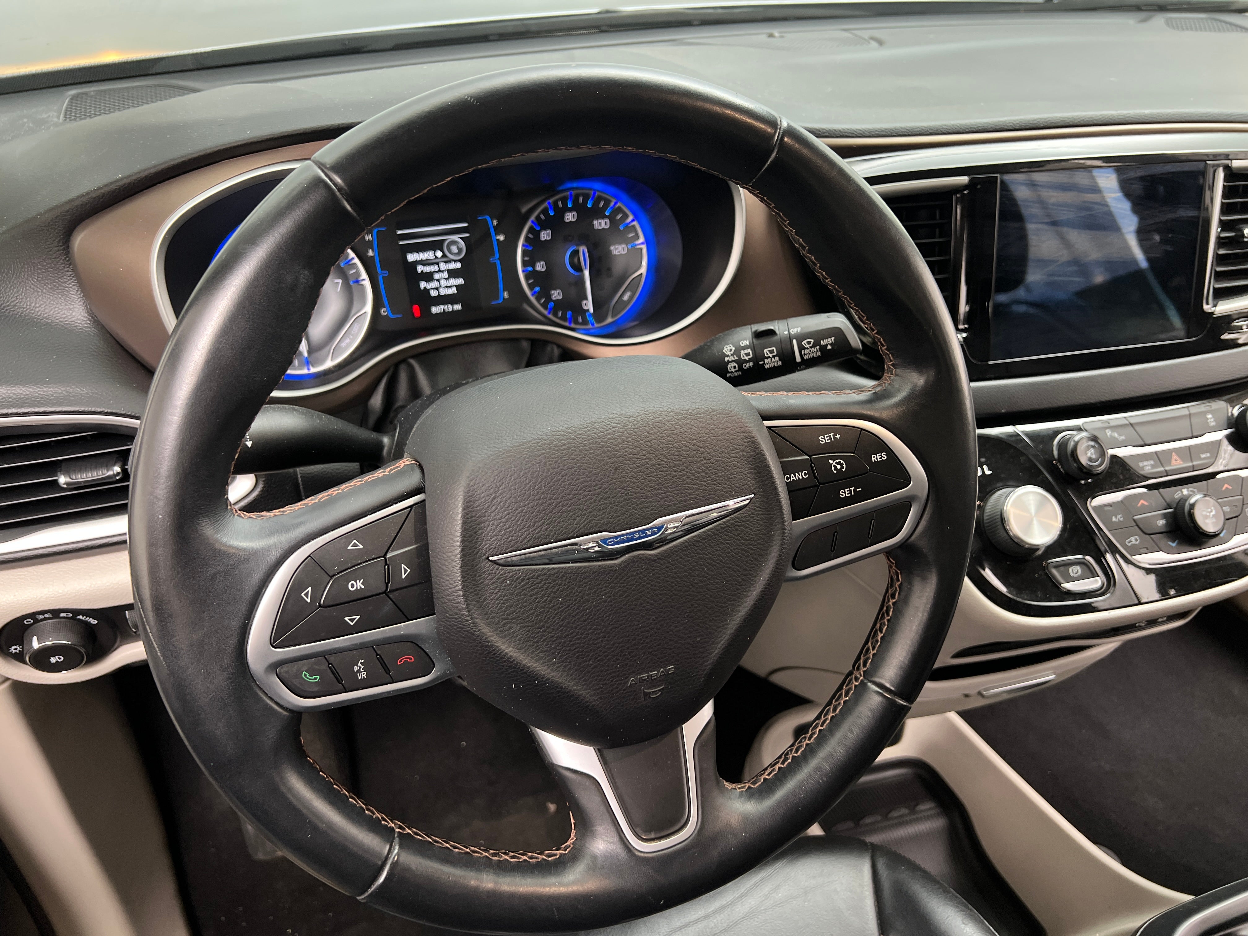 Thumbnail: 2017 Chrysler Pacifica - 4