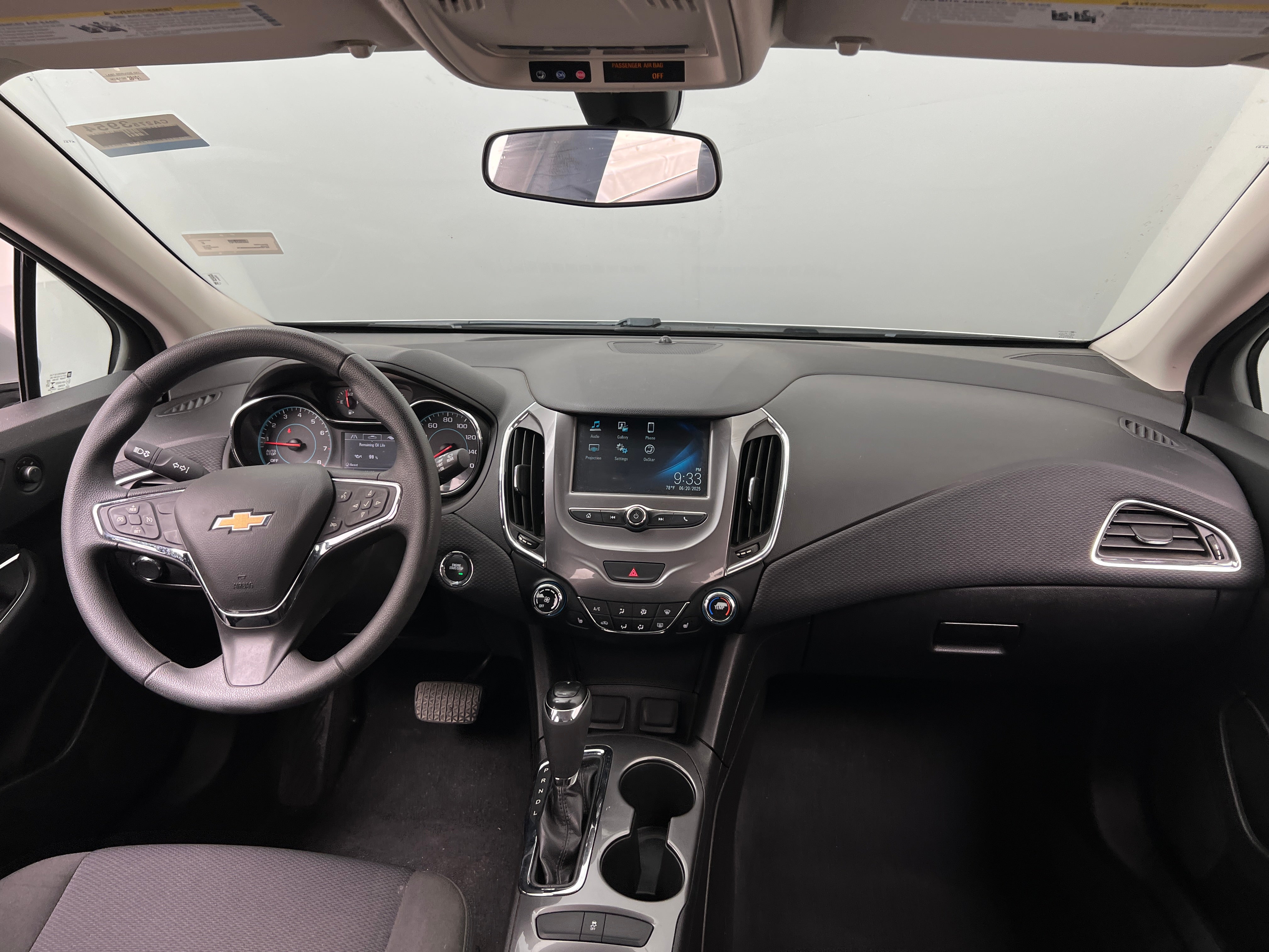 Thumbnail: 2017 Chevrolet Cruze - 3