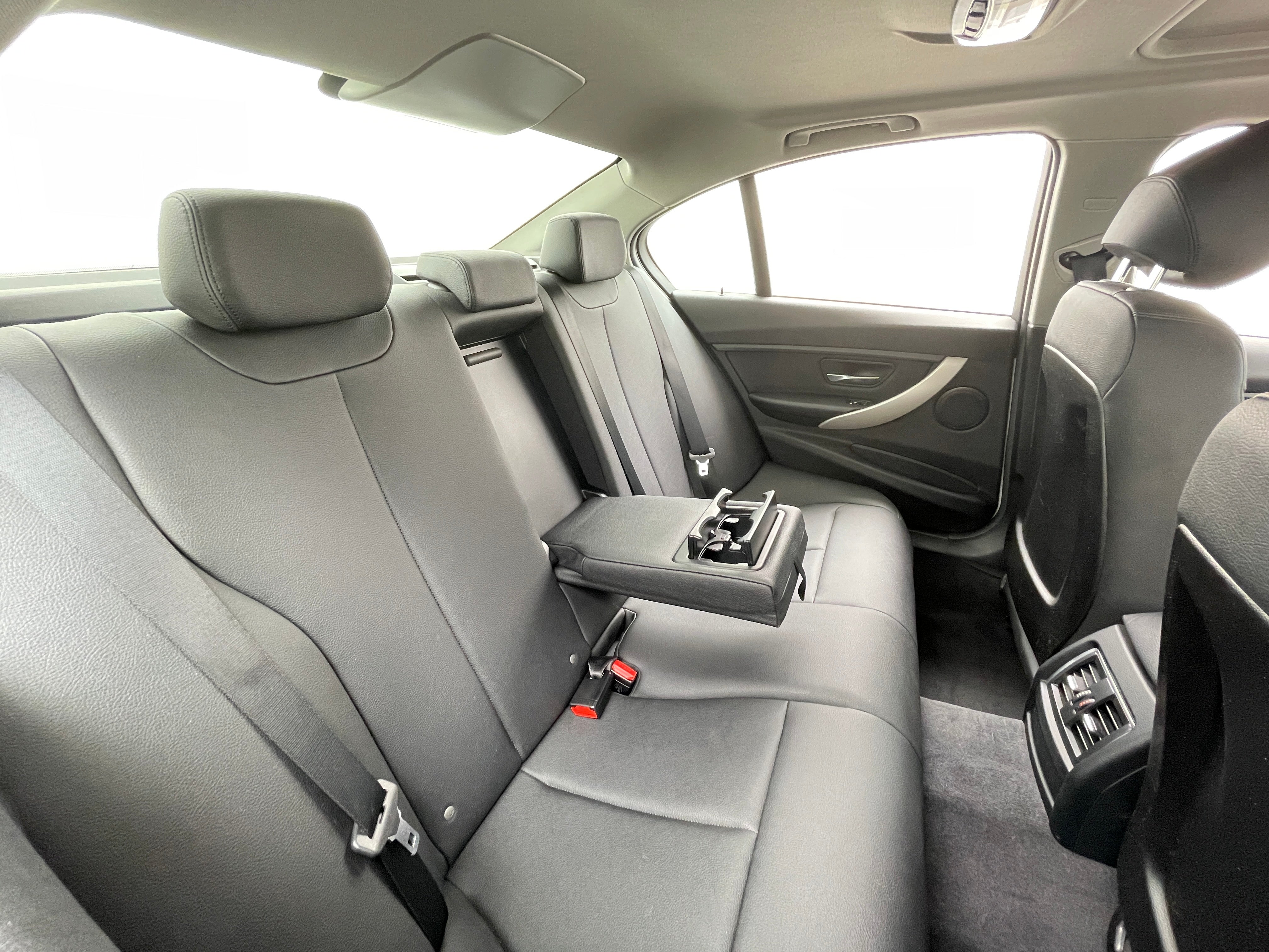 Thumbnail: 2016 BMW 3 Series - 5