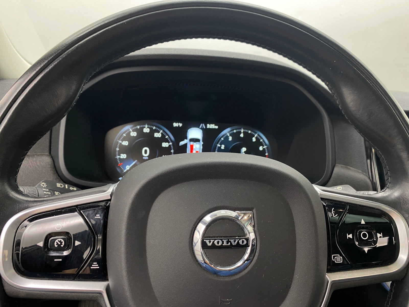 Thumbnail: 2017 Volvo V90 - 4