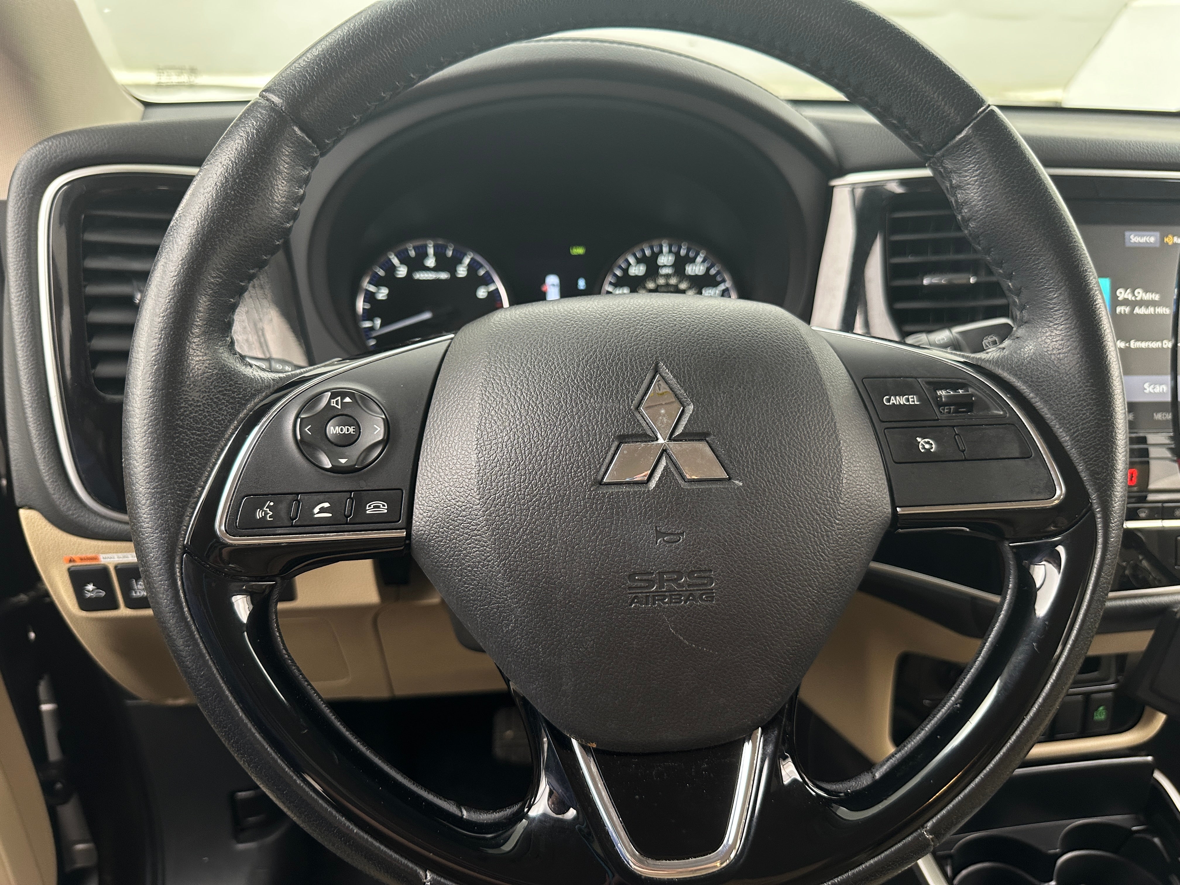 Thumbnail: 2020 Mitsubishi Outlander - 4