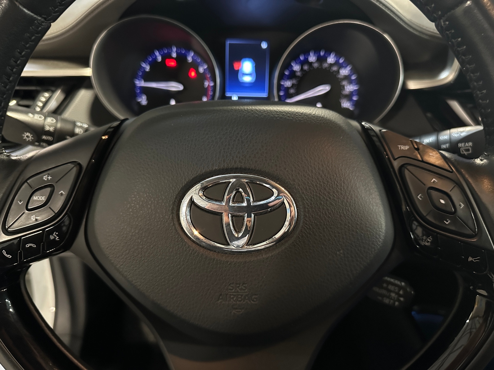 Thumbnail: 2021 Toyota C-HR - 4