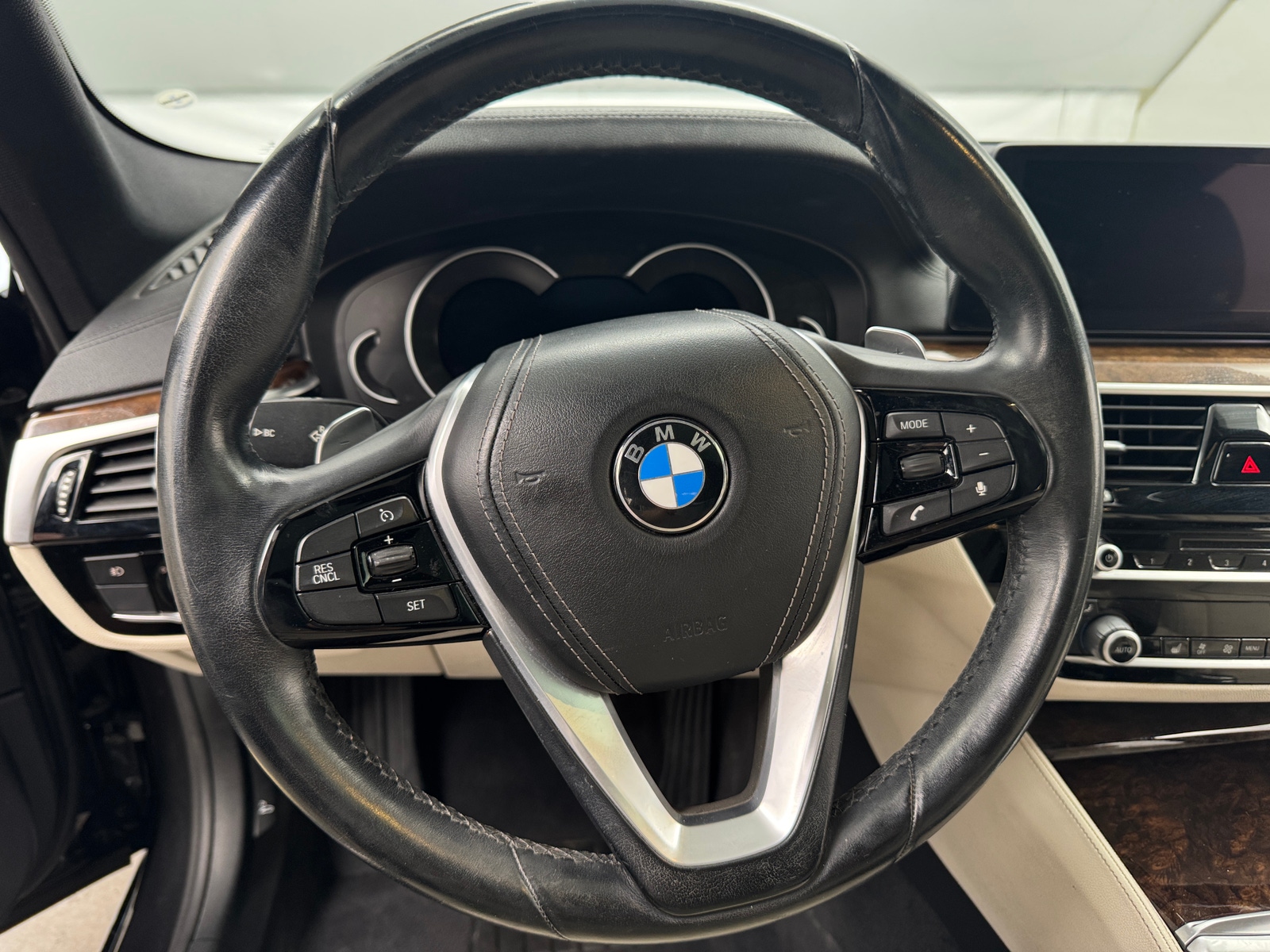 Thumbnail: 2017 BMW 5 Series - 4