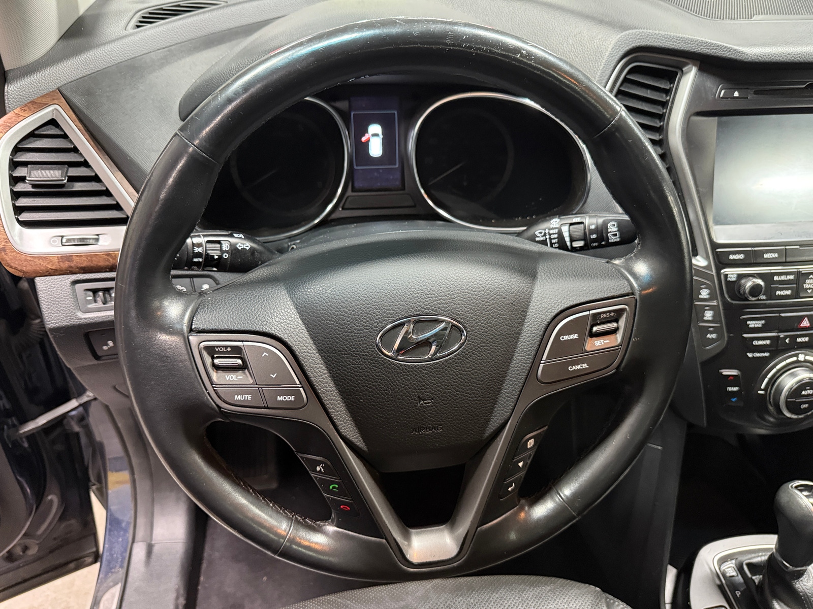 Thumbnail: 2017 Hyundai Santa Fe - 4