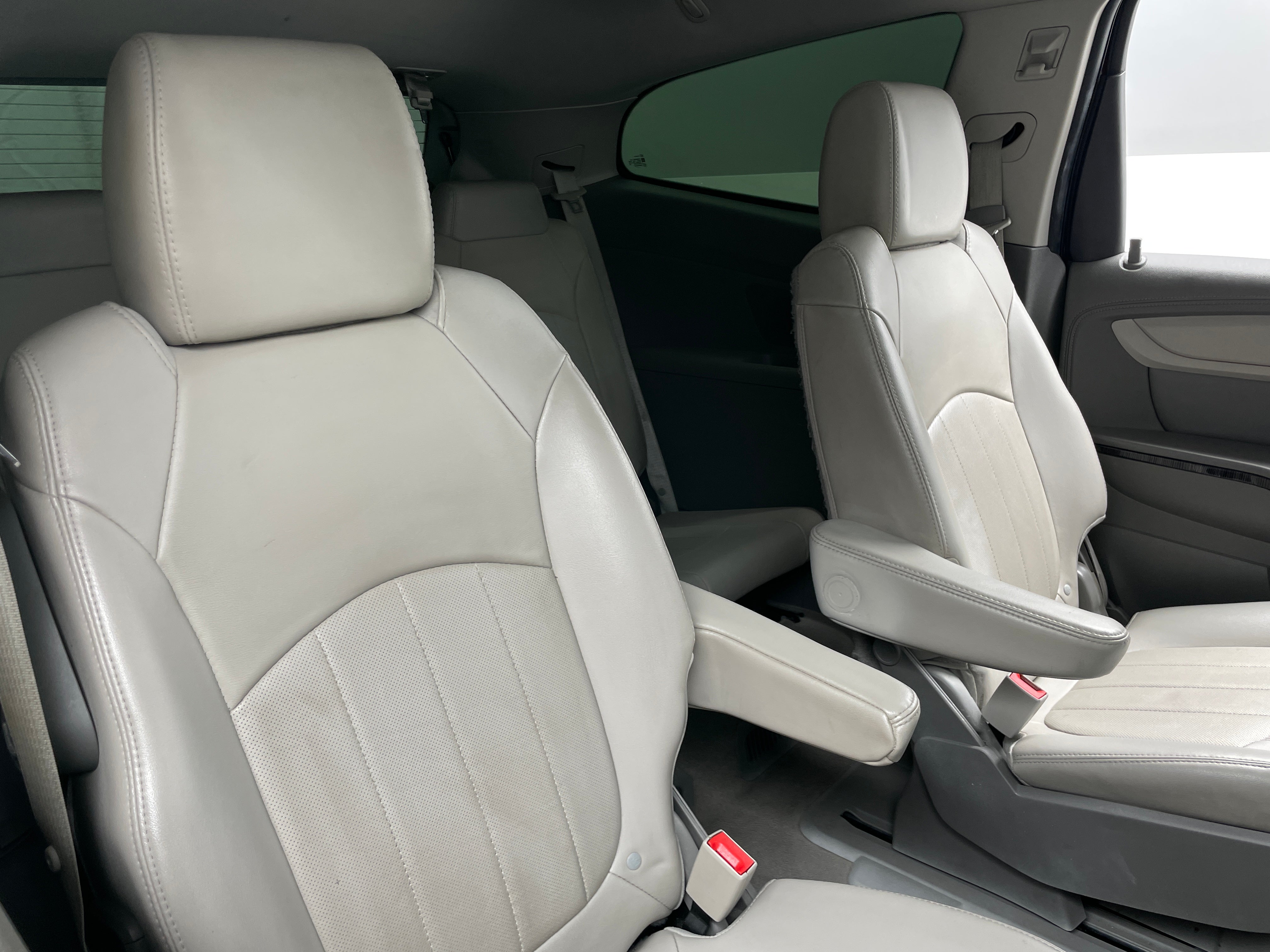 Thumbnail: 2015 Chevrolet Traverse - 5