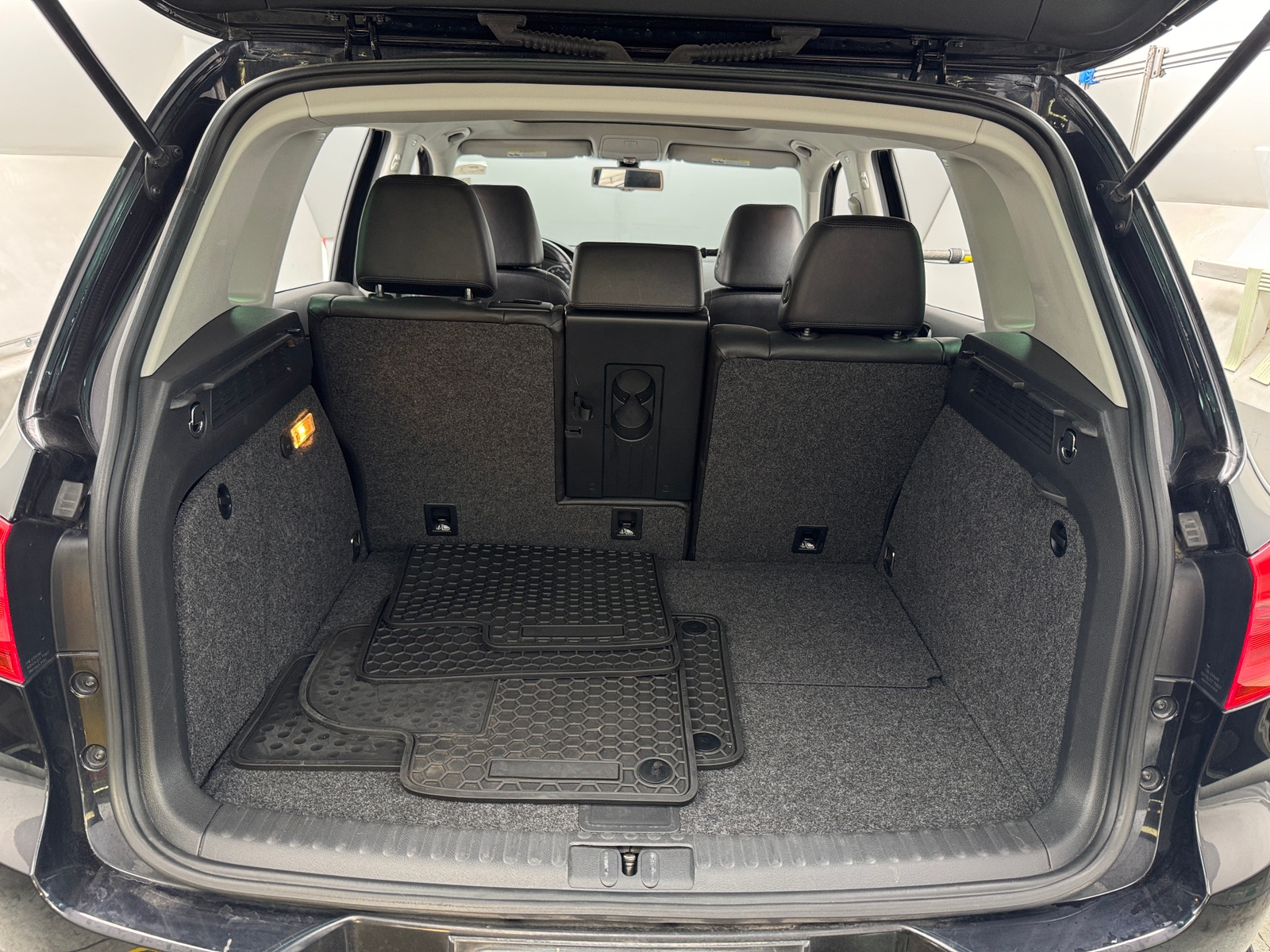 Thumbnail: 2017 Volkswagen Tiguan - 6