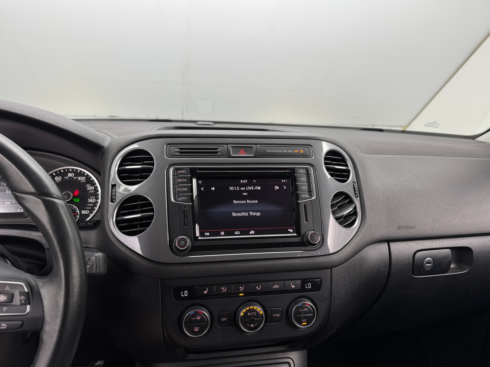 Thumbnail: 2017 Volkswagen Tiguan - 3