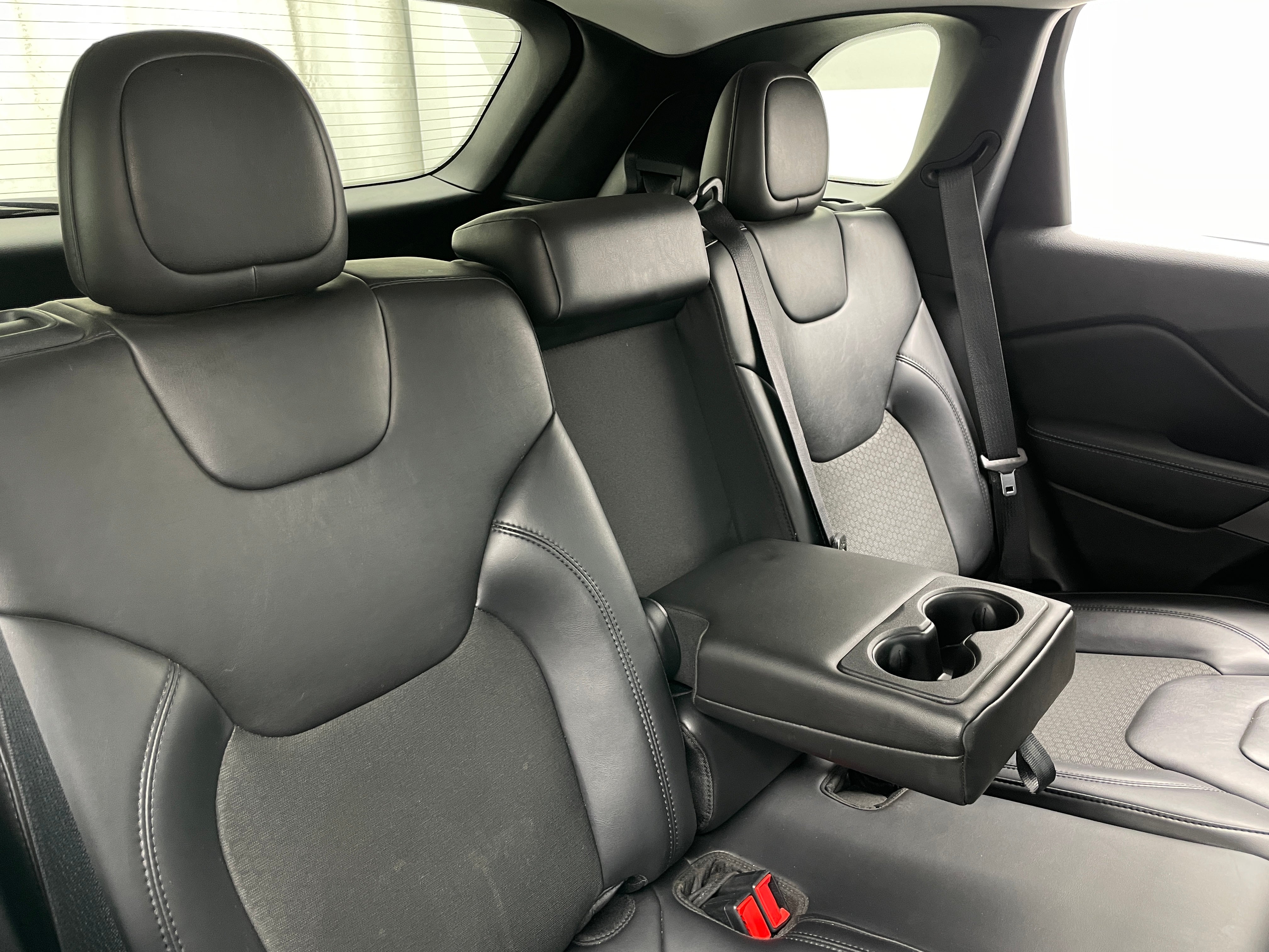 Thumbnail: 2020 Jeep Cherokee - 5