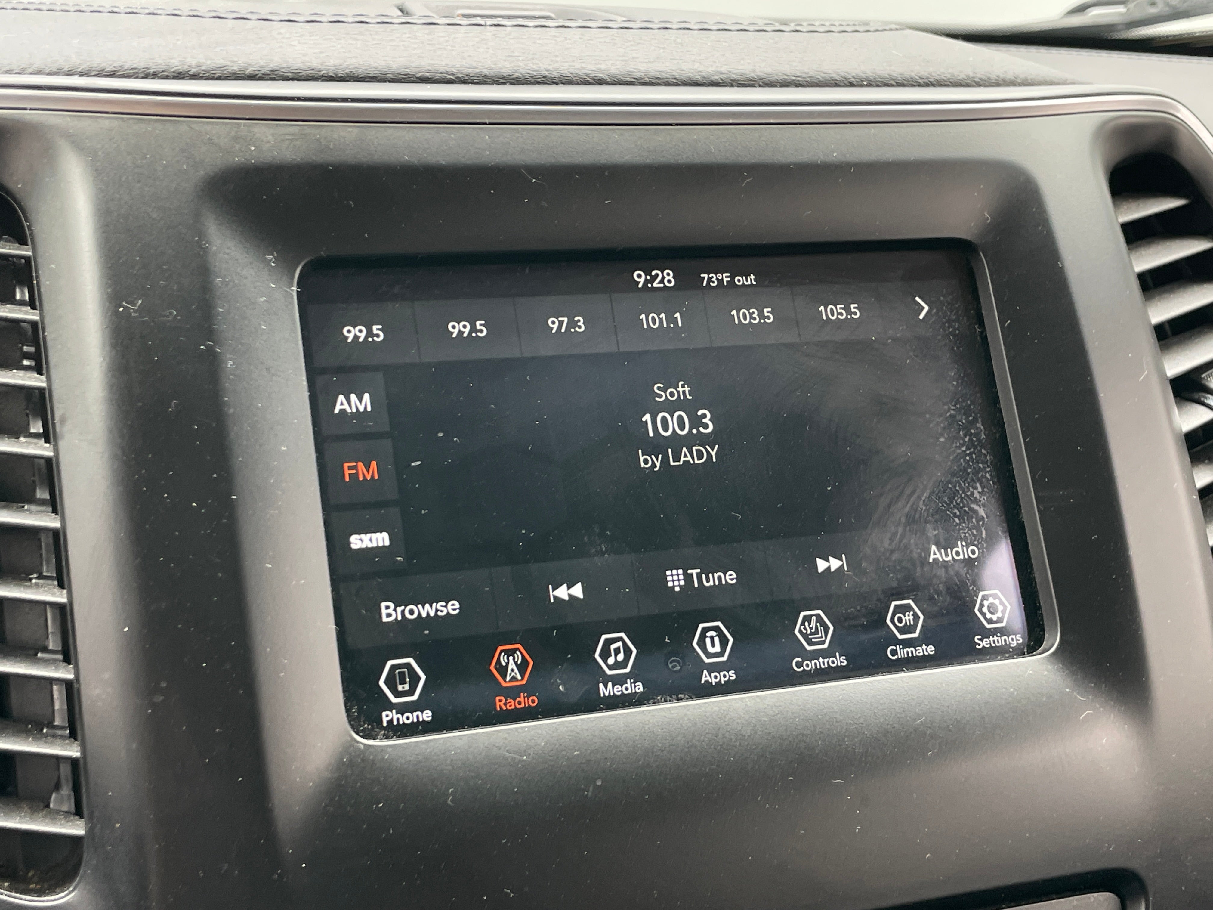 Thumbnail: 2020 Jeep Cherokee - 3