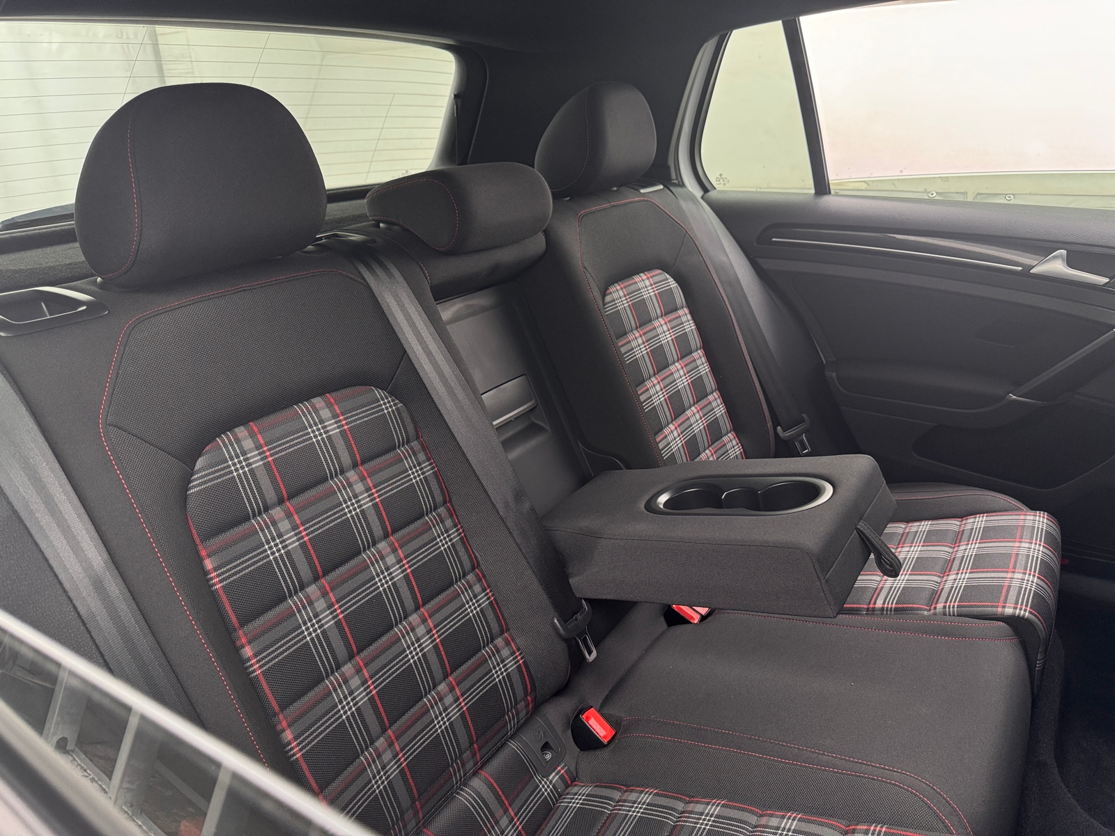 Thumbnail: 2016 Volkswagen Golf - 6