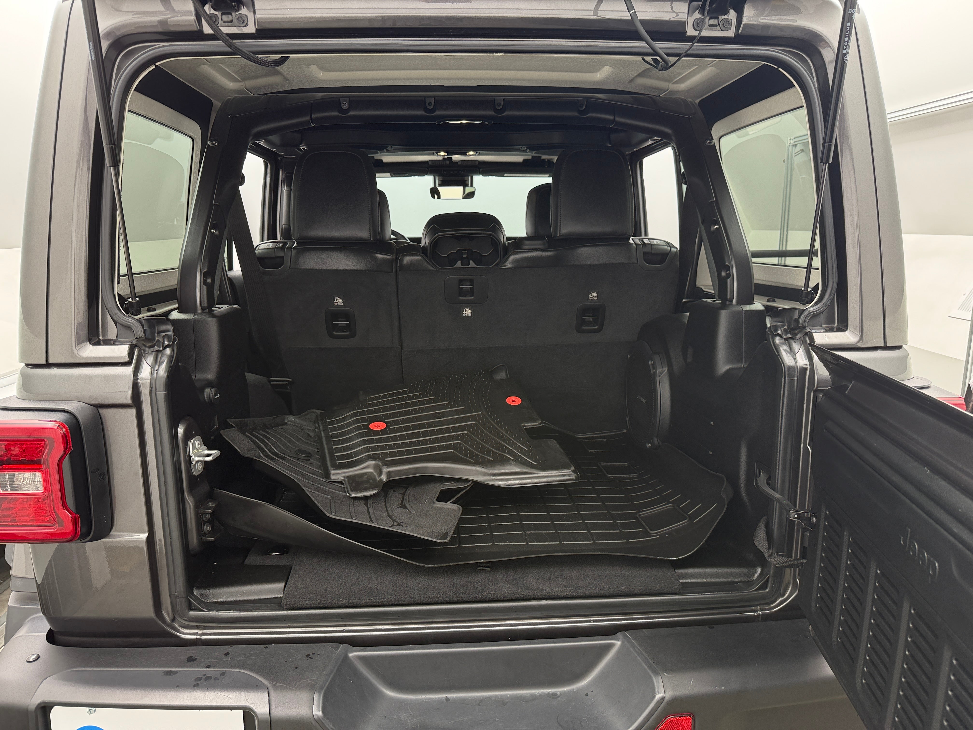 Thumbnail: 2022 Jeep Wrangler - 6