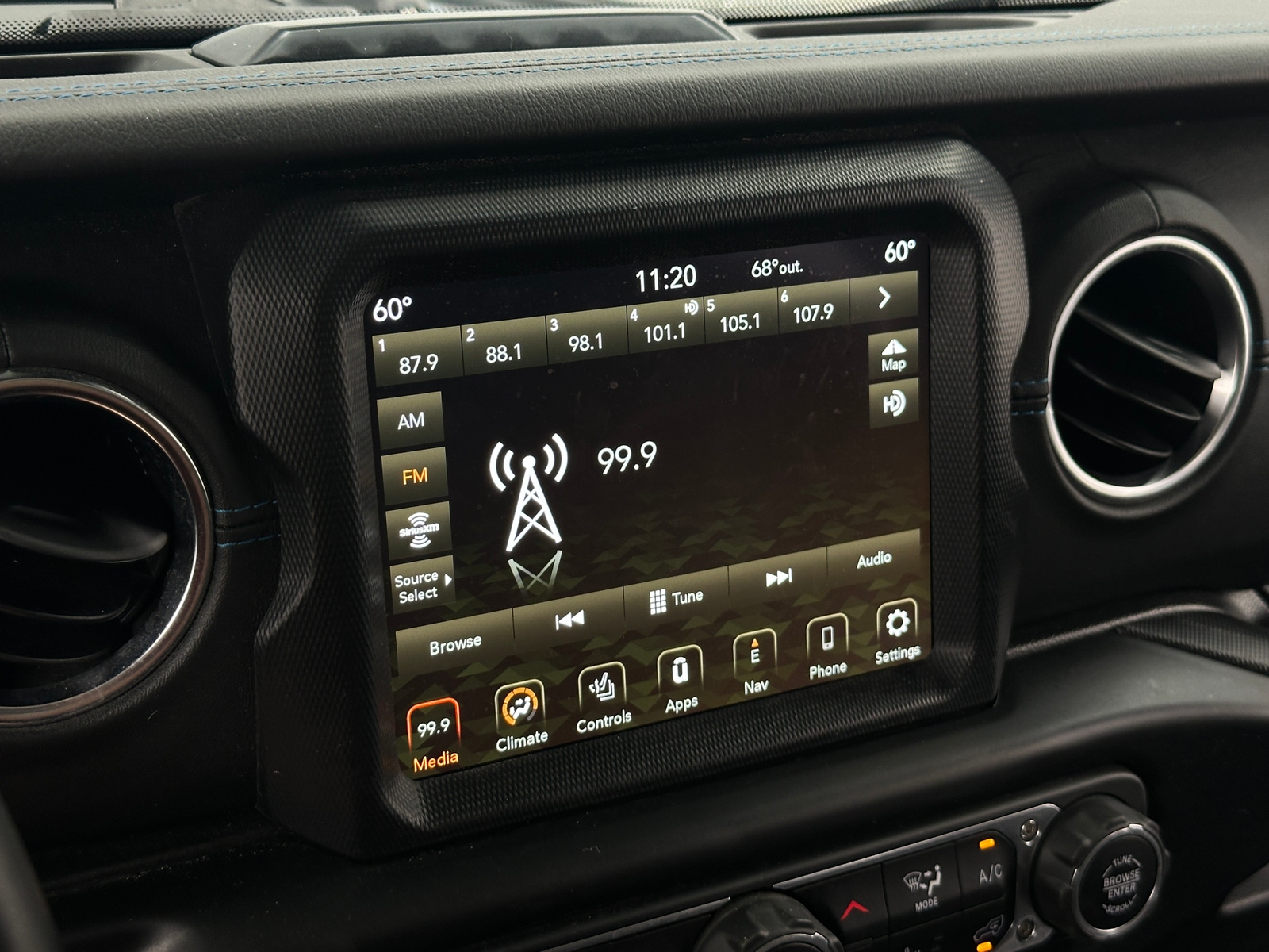 Thumbnail: 2021 Jeep Wrangler - 3